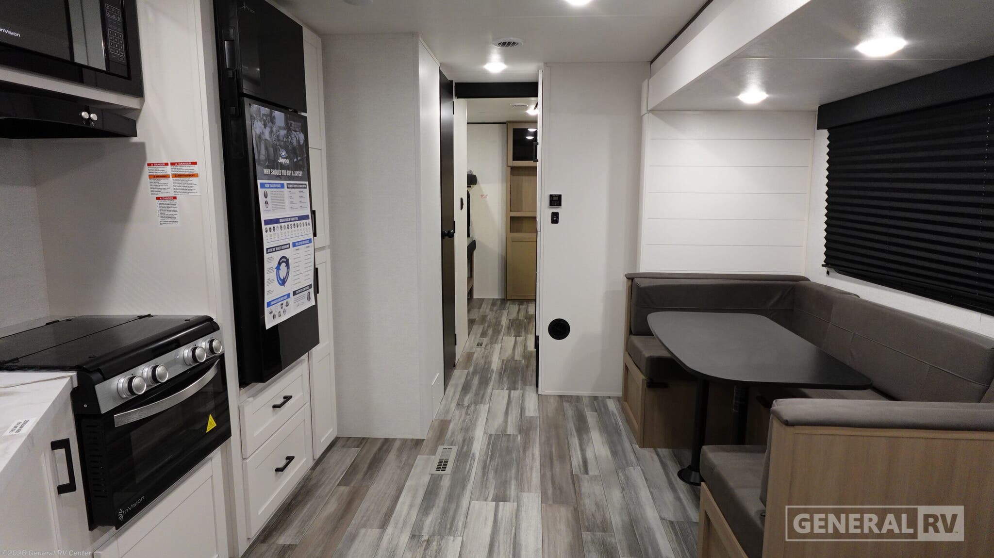 2026 Jayco Jay Flight SLX 321BDS - New Travel Trailer For Sale by General RV Center in Mount Clemens, Michigan