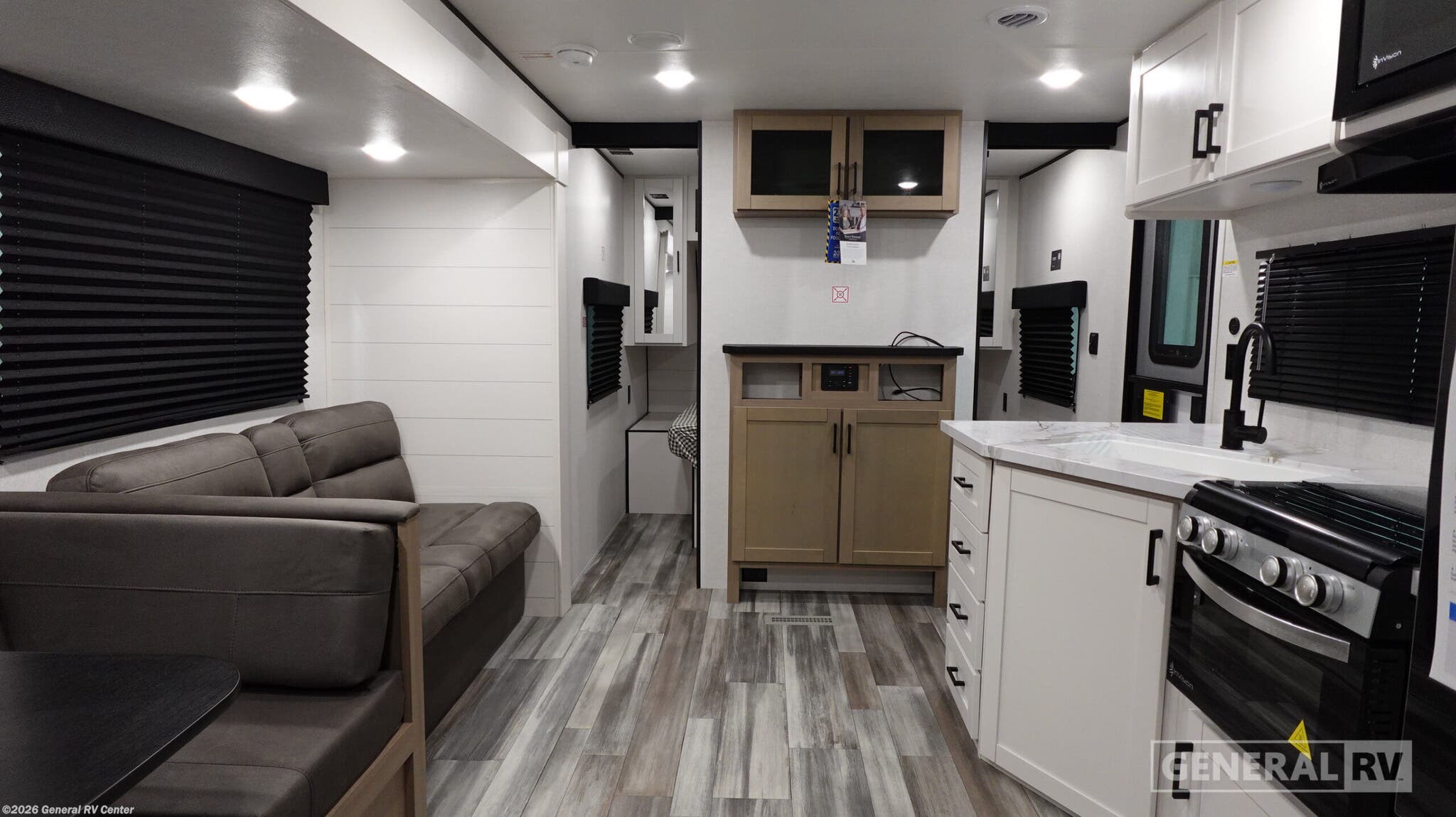 New 2026 Jayco Jay Flight SLX 321BDS available in Mount Clemens, Michigan