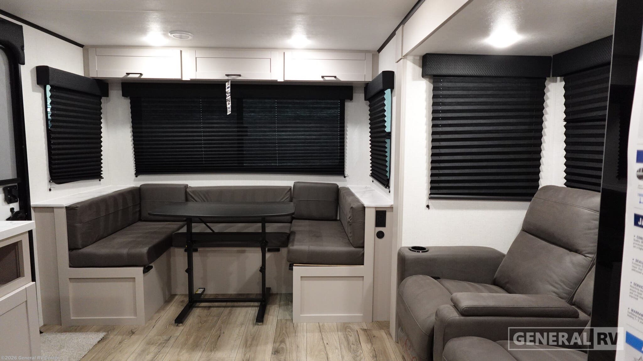 2026 Jayco Jay Feather SL 25RLSL - New Travel Trailer For Sale by General RV Center in Mount Clemens, Michigan