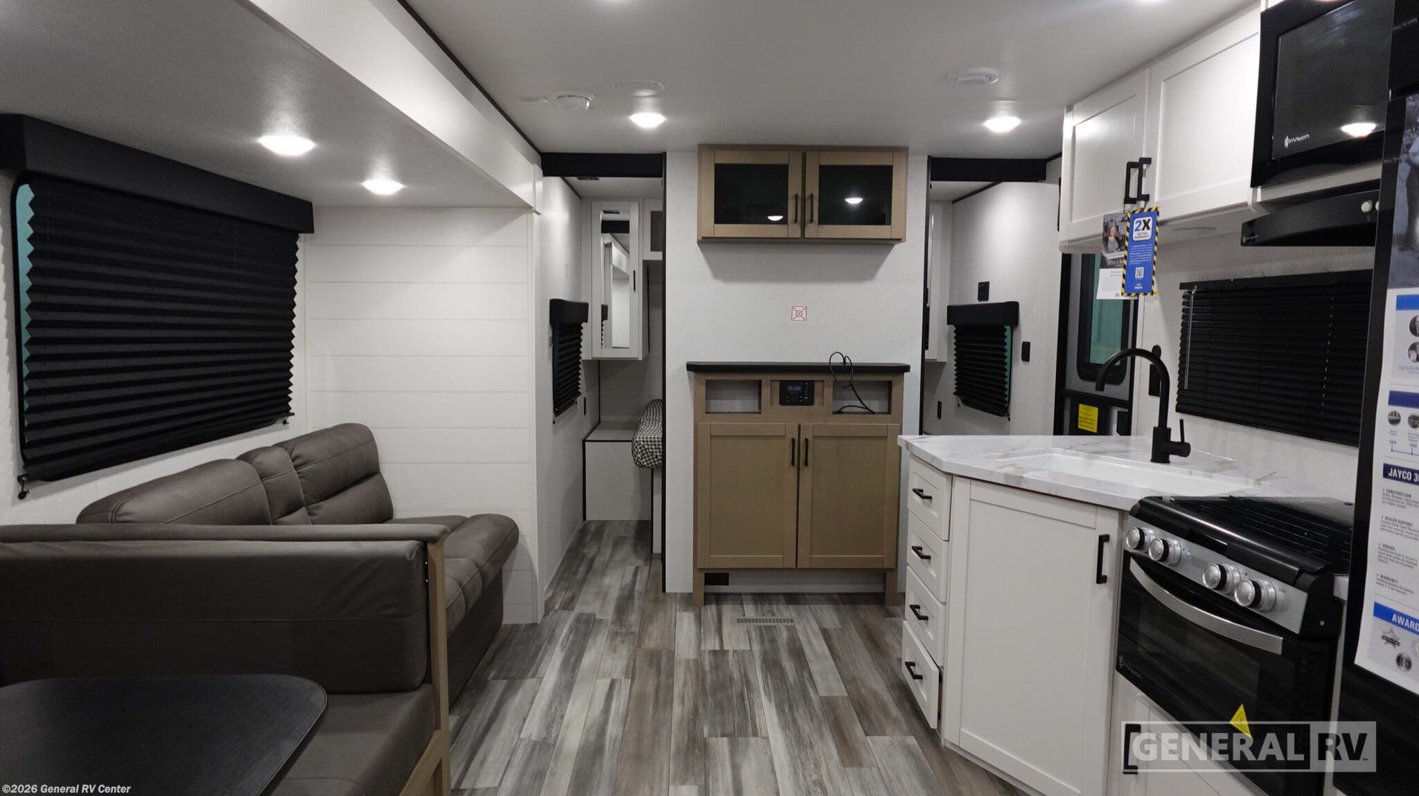 New 2026 Jayco Jay Flight SLX 321BDS available in Mount Clemens, Michigan