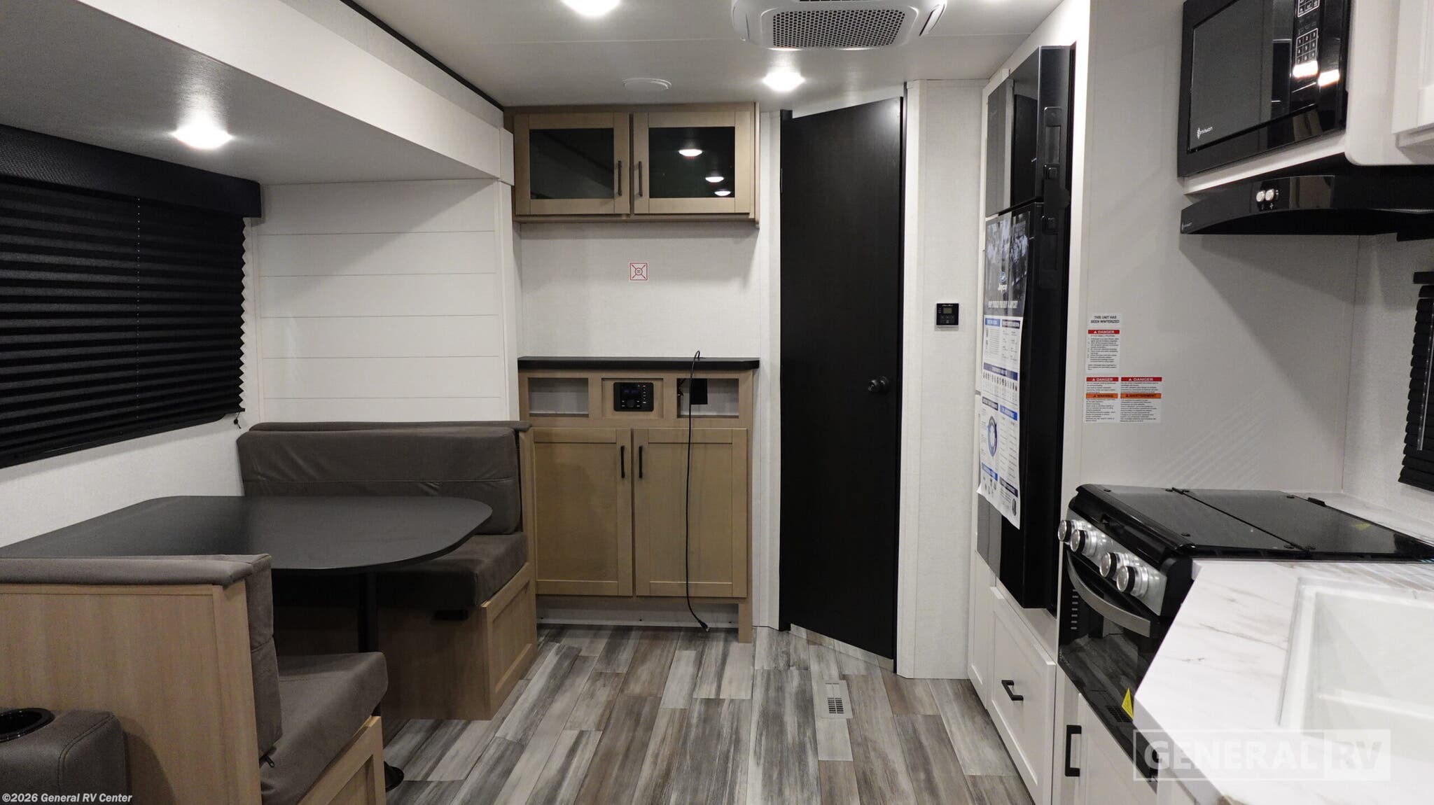 New 2026 Jayco Jay Flight SLX 262RLS available in Mount Clemens, Michigan