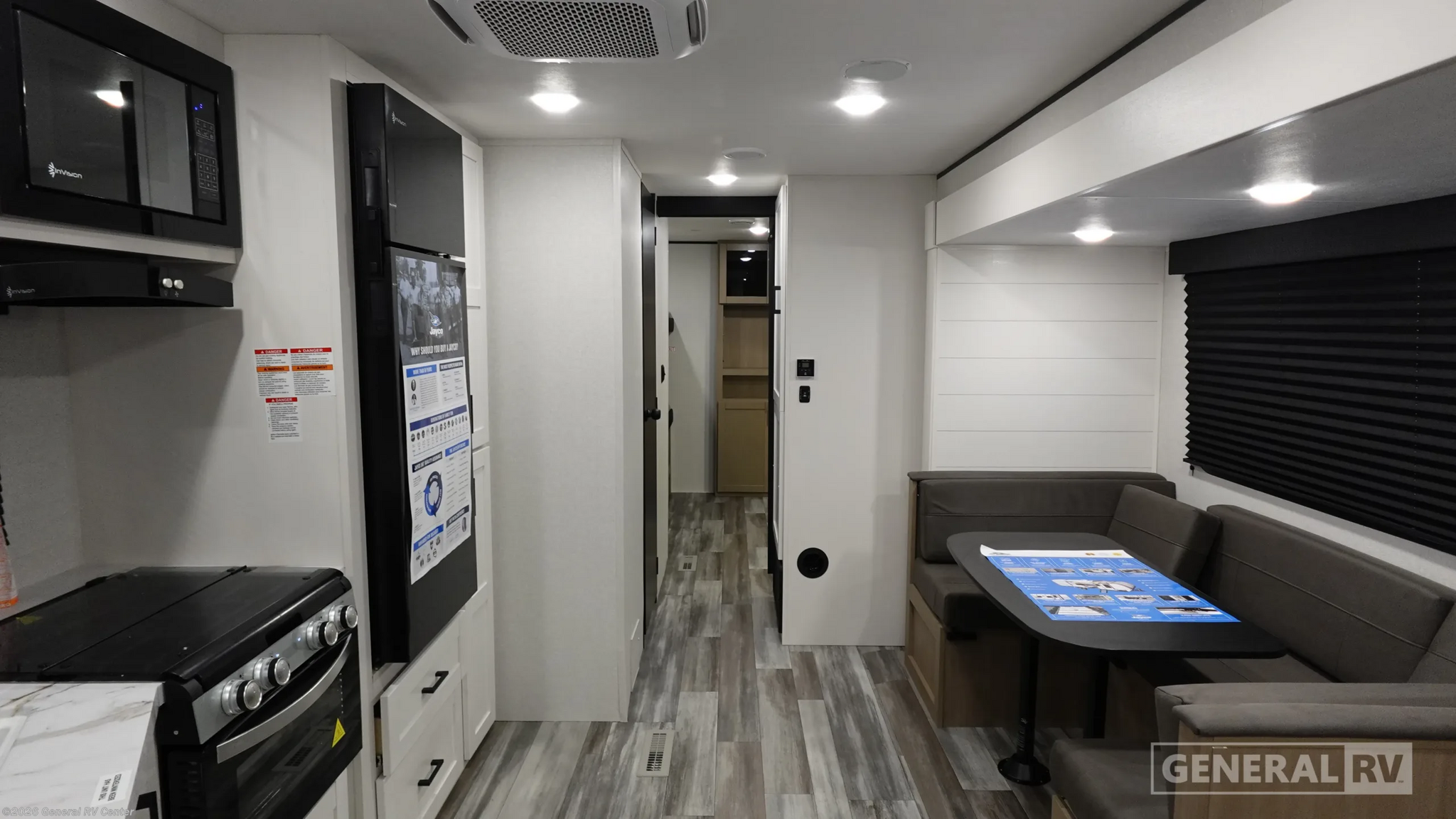 2026 Jayco FLIGHT 321BDS - New Travel Trailer For Sale by General RV Center in Mount Clemens, Michigan