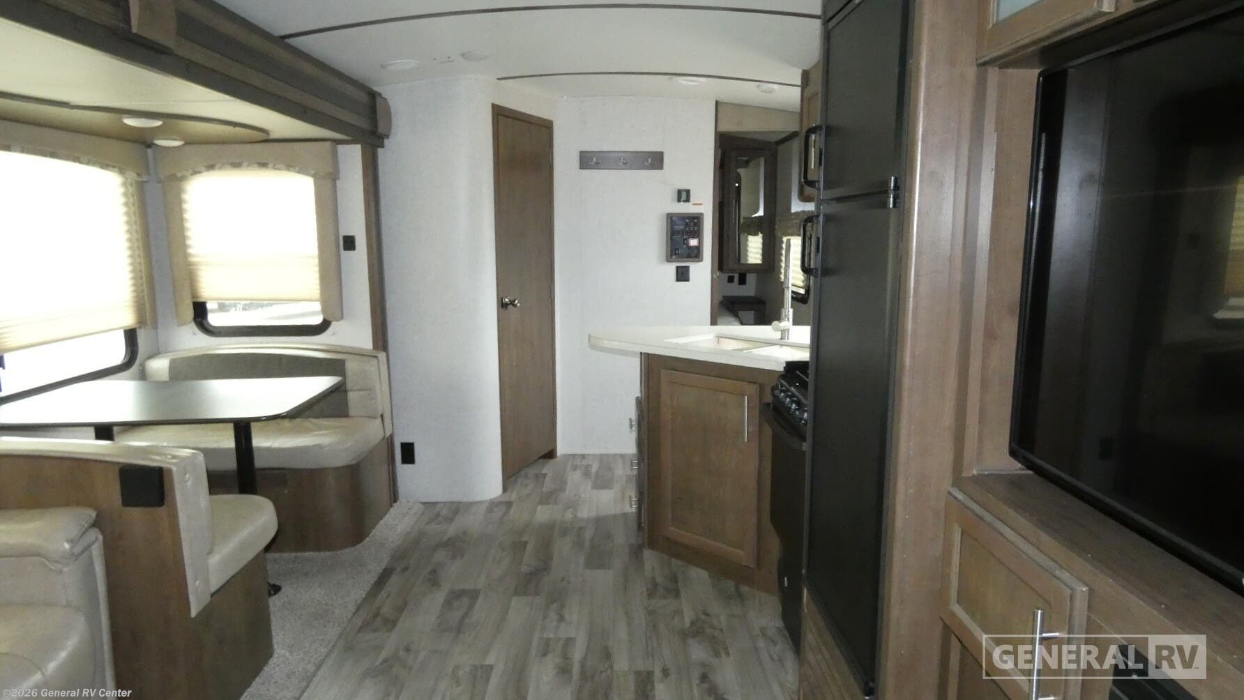 Used 2018 Keystone Cougar Half Ton 29BHS available in Mount Clemens, Michigan