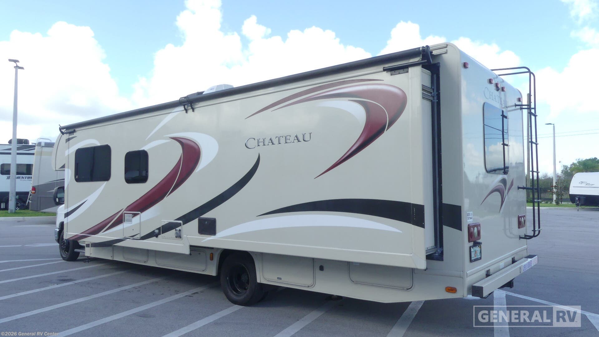 2016 Chateau 31W by Thor Motor Coach from General RV Center in Mount Clemens, Michigan