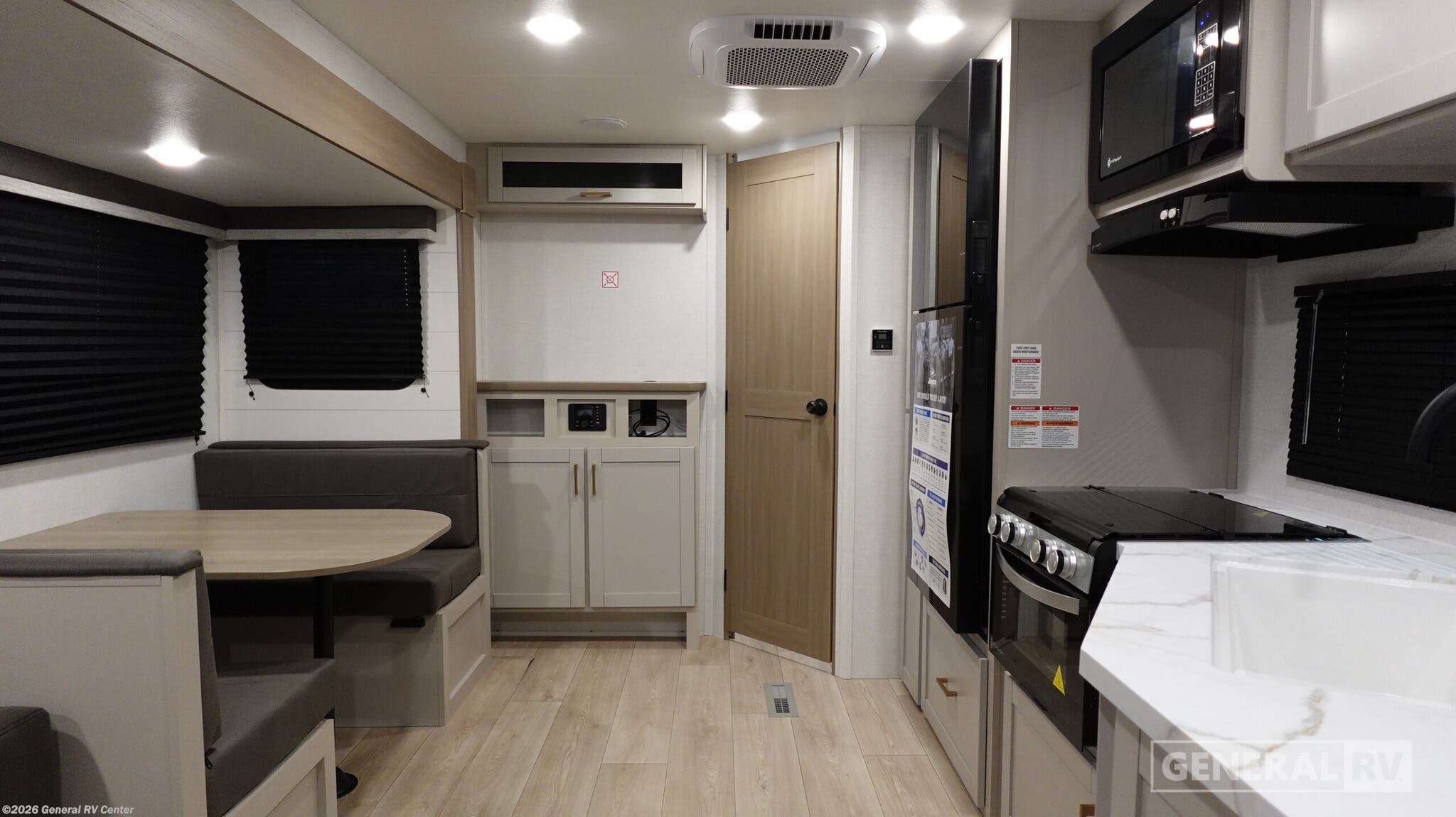 New 2027 Jayco Jay Flight SLX 262RLS available in Mount Clemens, Michigan