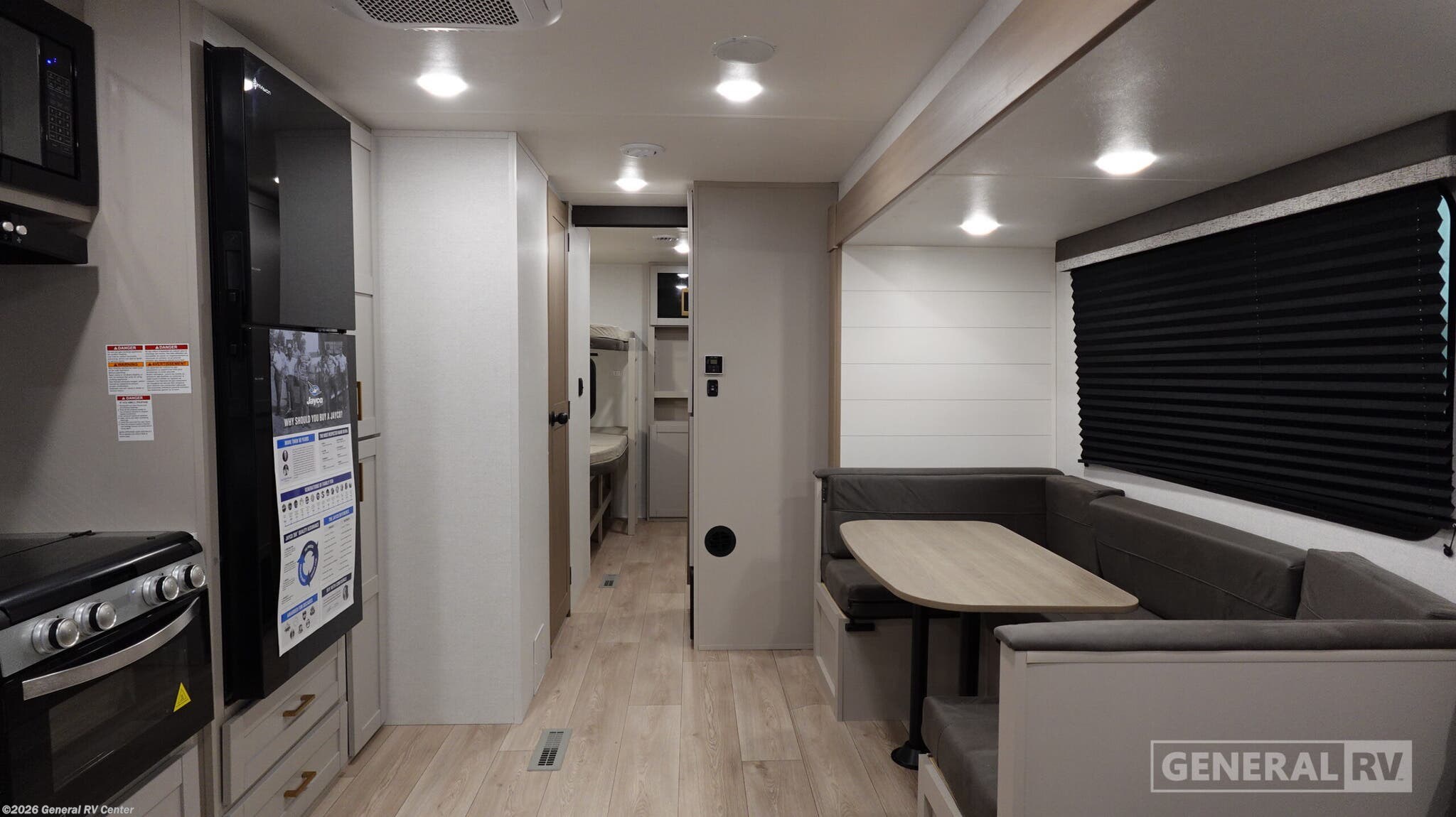 2027 Jayco Jay Flight SLX 321BDS - New Travel Trailer For Sale by General RV Center in Mount Clemens, Michigan