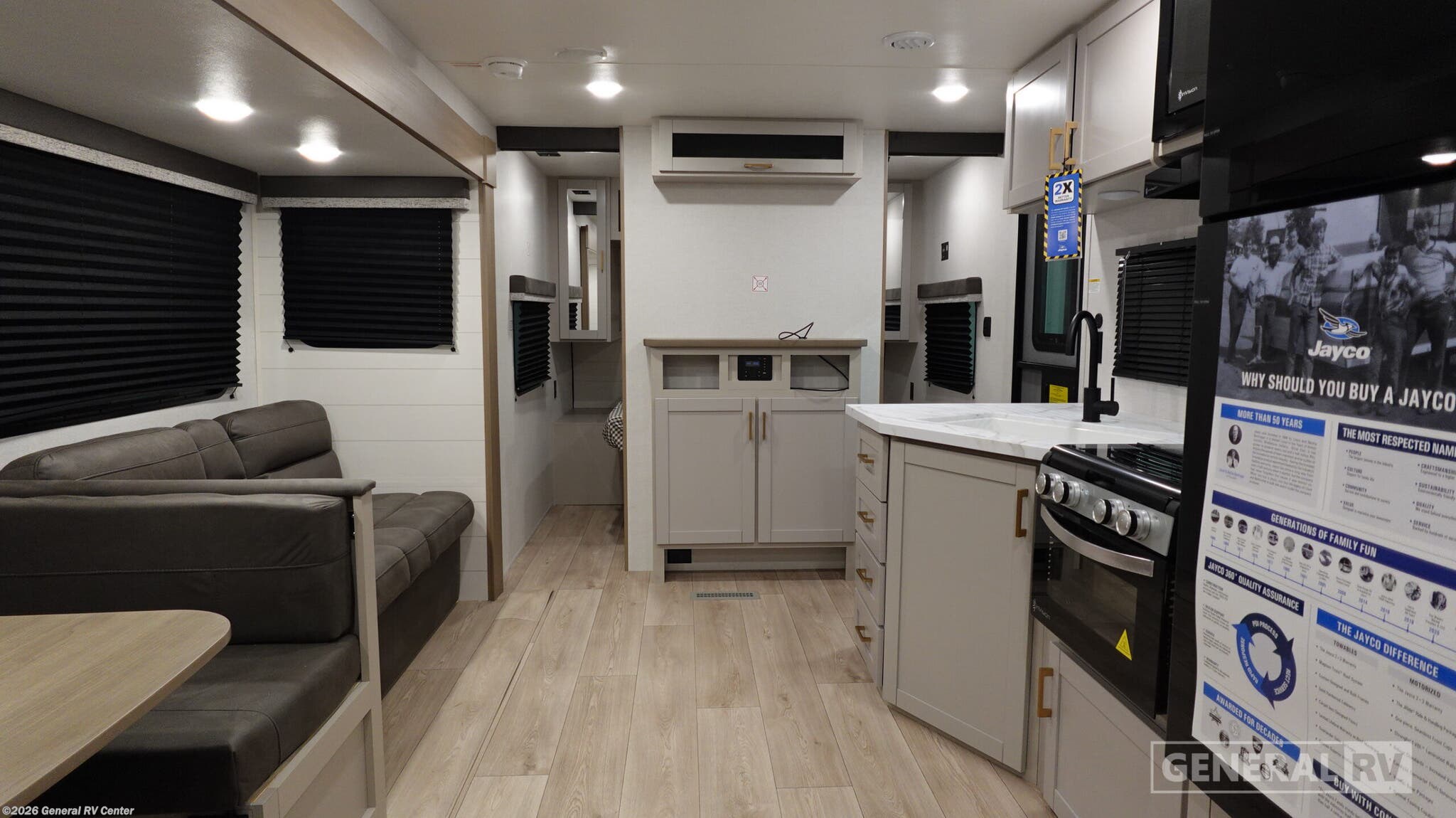 New 2027 Jayco Jay Flight SLX 321BDS available in Mount Clemens, Michigan
