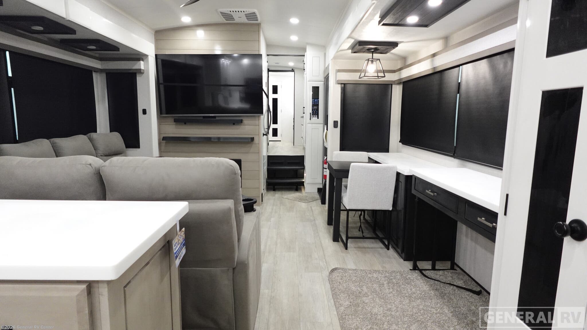 New 2026 Jayco Pinnacle 38FBRK available in Mount Clemens, Michigan