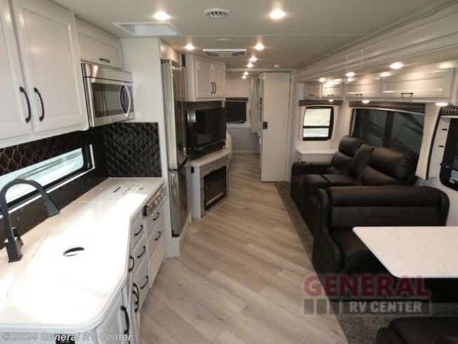 2024 Vacationer 33C by Holiday Rambler from General RV Center in Elizabethtown, Pennsylvania
