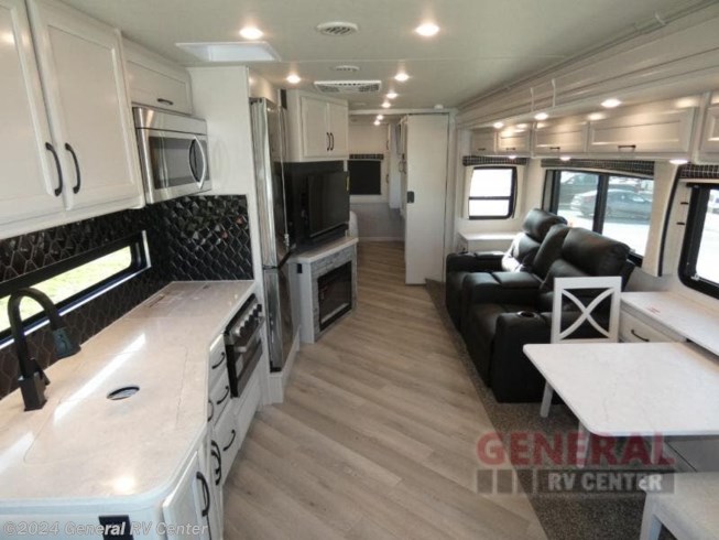 2024 Vacationer 33C by Holiday Rambler from General RV Center in Elizabethtown, Pennsylvania