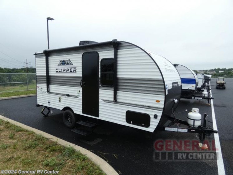 New 2025 Coachmen Clipper Cadet 17CFQ available in Elizabethtown, Pennsylvania