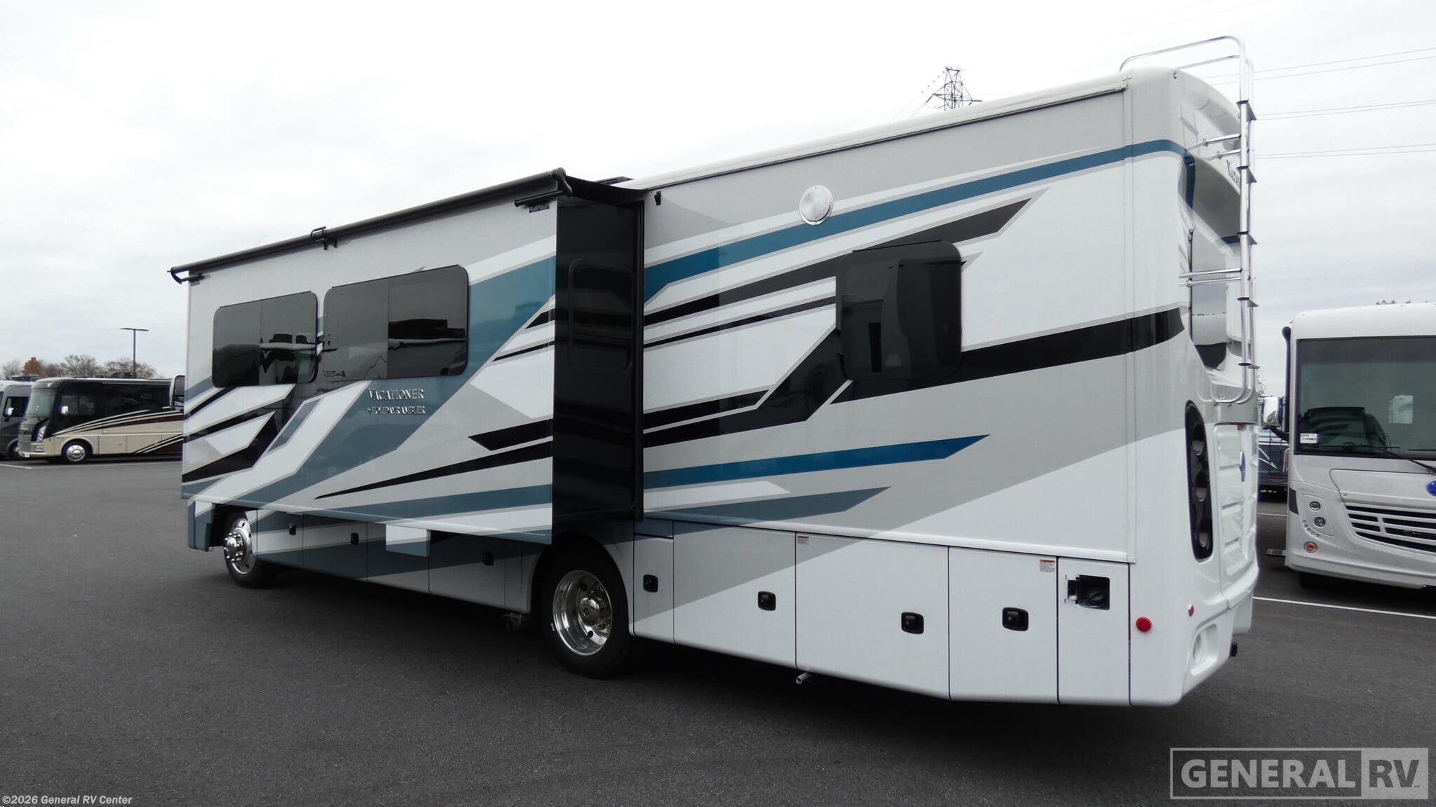 2026 Vacationer 33C by Holiday Rambler from General RV Center in Elizabethtown, Pennsylvania