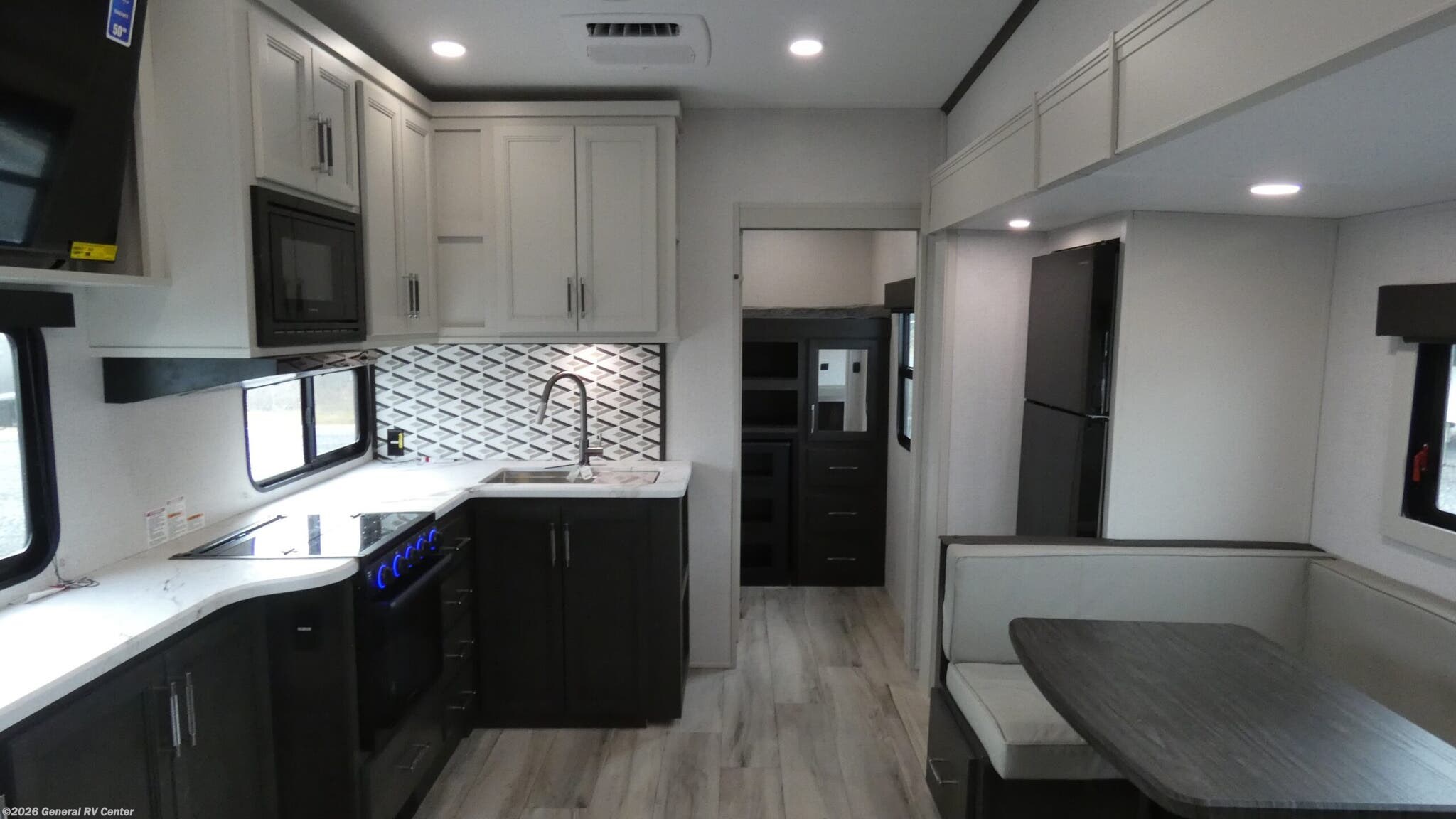 2026 Keystone Arcadia Super Lite 308SLBH - New Fifth Wheel For Sale by General RV Center in Elizabethtown, Pennsylvania