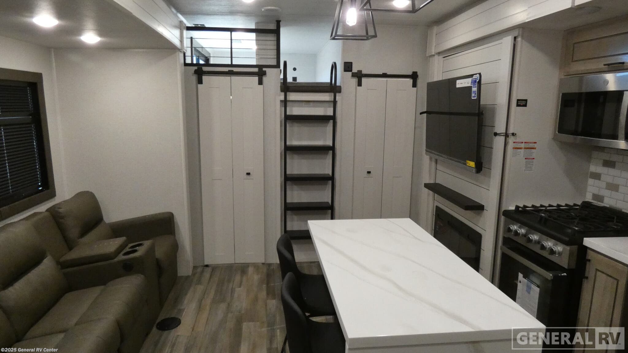 2026 Highland Ridge Open Range 3X393TBR - New Fifth Wheel For Sale by General RV Center in Elizabethtown, Pennsylvania