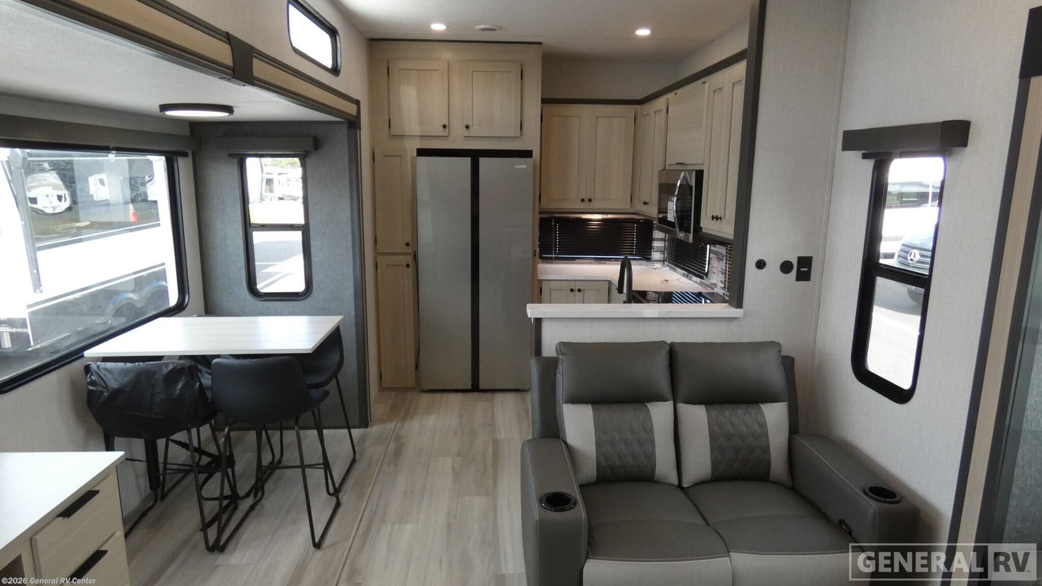 2026 Forest River Wildcat 33CHEF - New Fifth Wheel For Sale by General RV Center in Elizabethtown, Pennsylvania