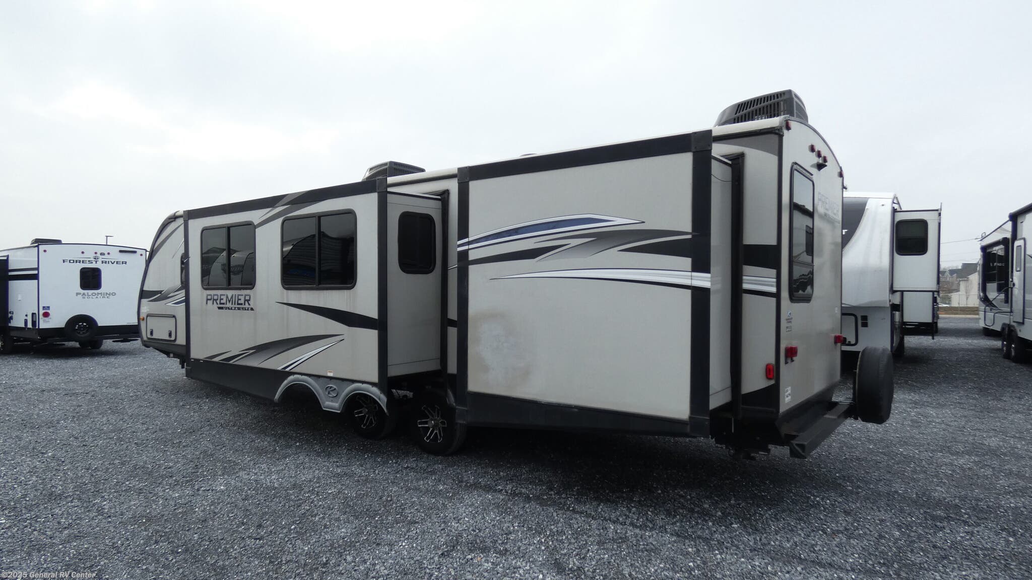 2020 Premier Ultra Lite 34BIPR by Keystone from General RV Center in Elizabethtown, Pennsylvania