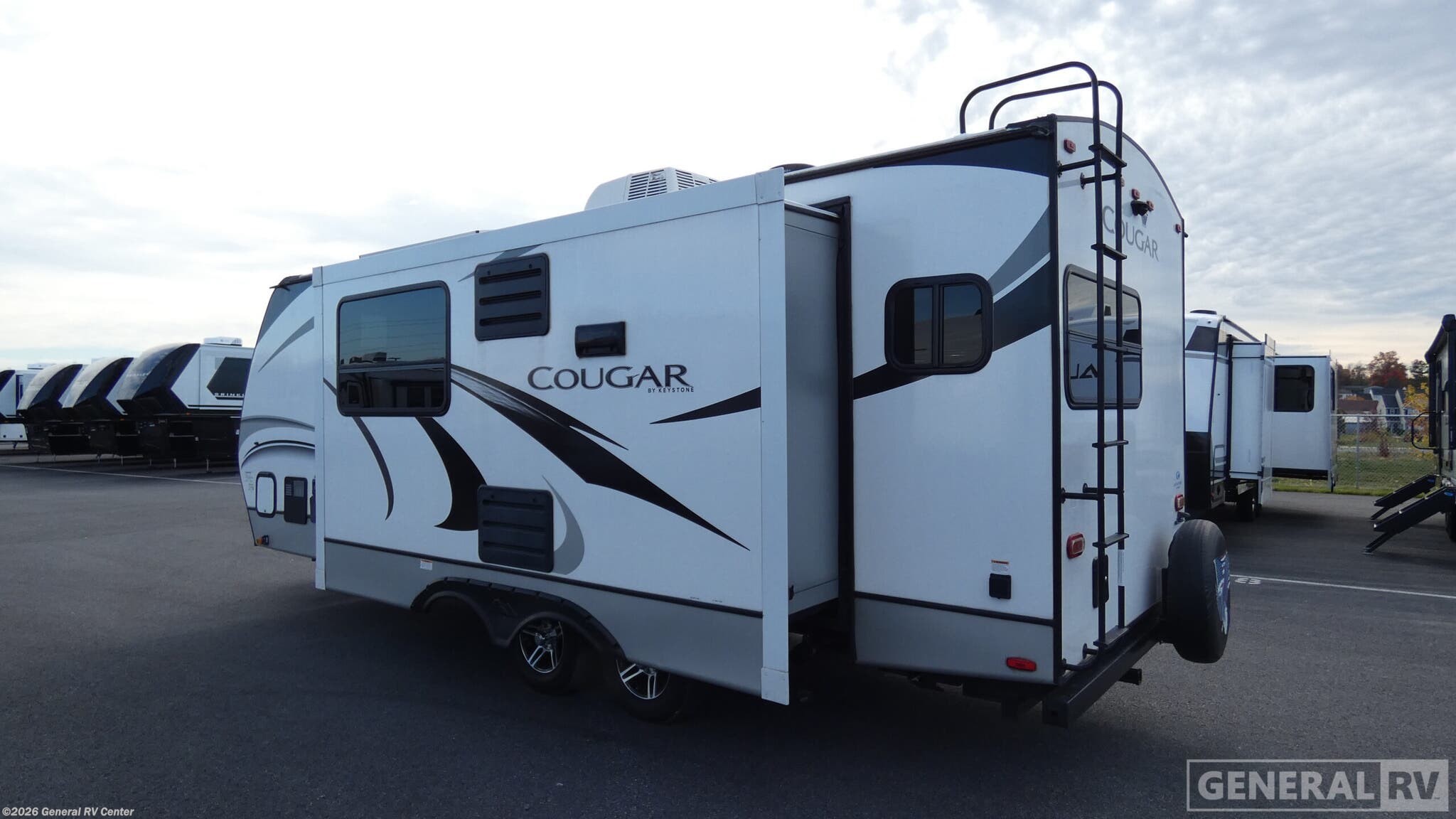 2021 Cougar HALF TON 22MLSWE by Keystone from General RV Center in Elizabethtown, Pennsylvania