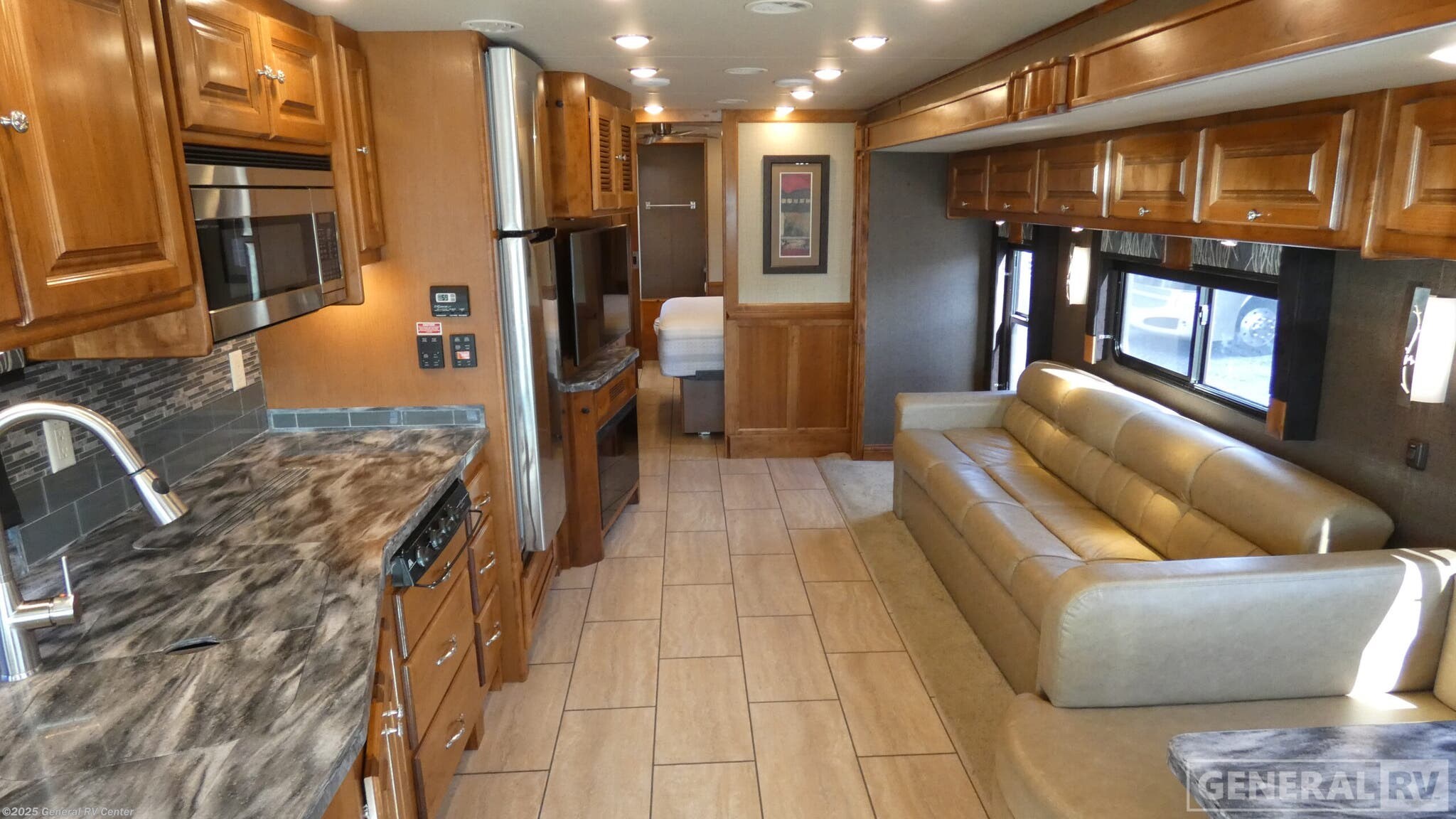 2016 Tiffin OPEN ROAD 36LA 2S - Used Class A For Sale by General RV Center in Elizabethtown, Pennsylvania