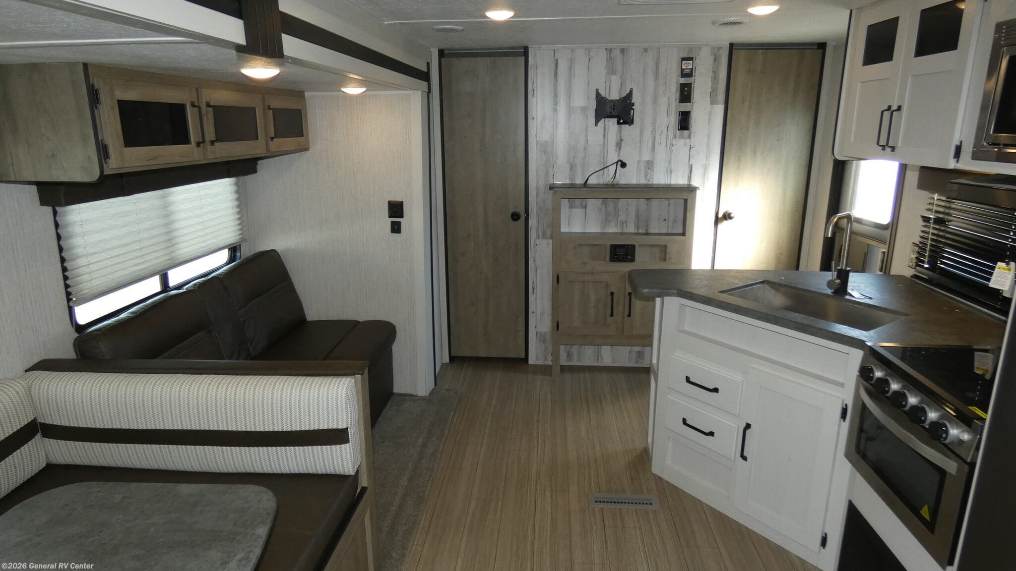 Used 2022 Palomino Puma XLE Lite 30DBSC available in Elizabethtown, Pennsylvania