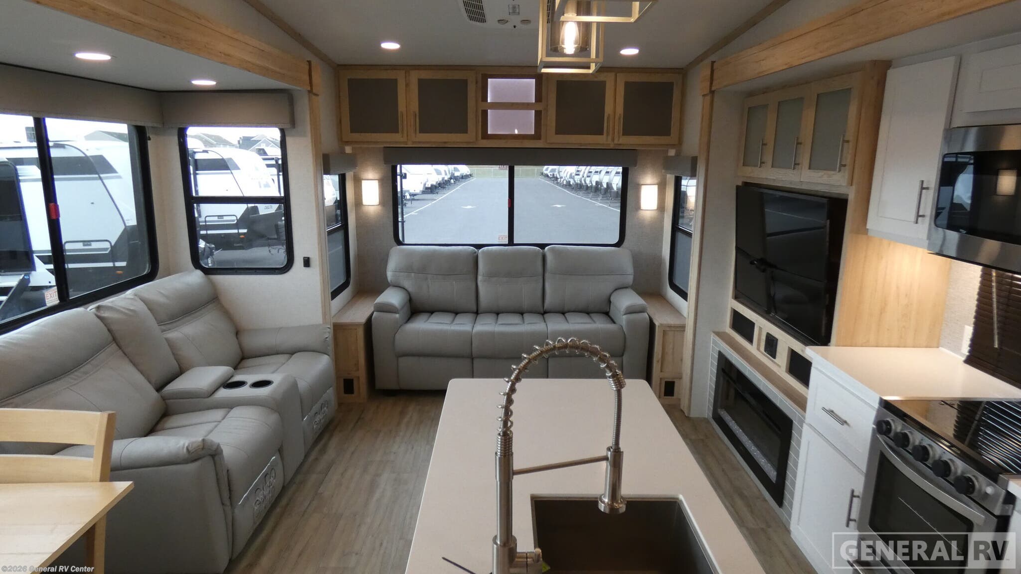 2023 Alliance RV Avenue 30RLS - Used Fifth Wheel For Sale by General RV Center in Elizabethtown, Pennsylvania