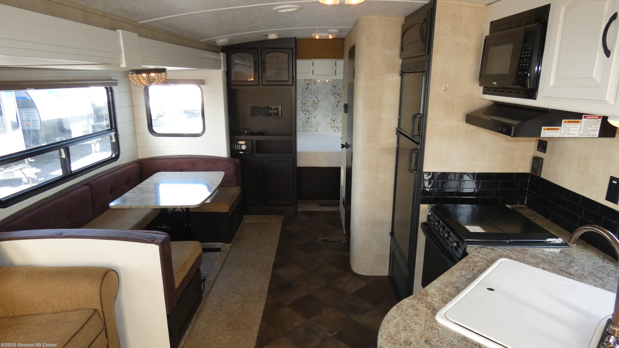 Used 2014 Keystone Springdale 266RLSSR available in Elizabethtown, Pennsylvania