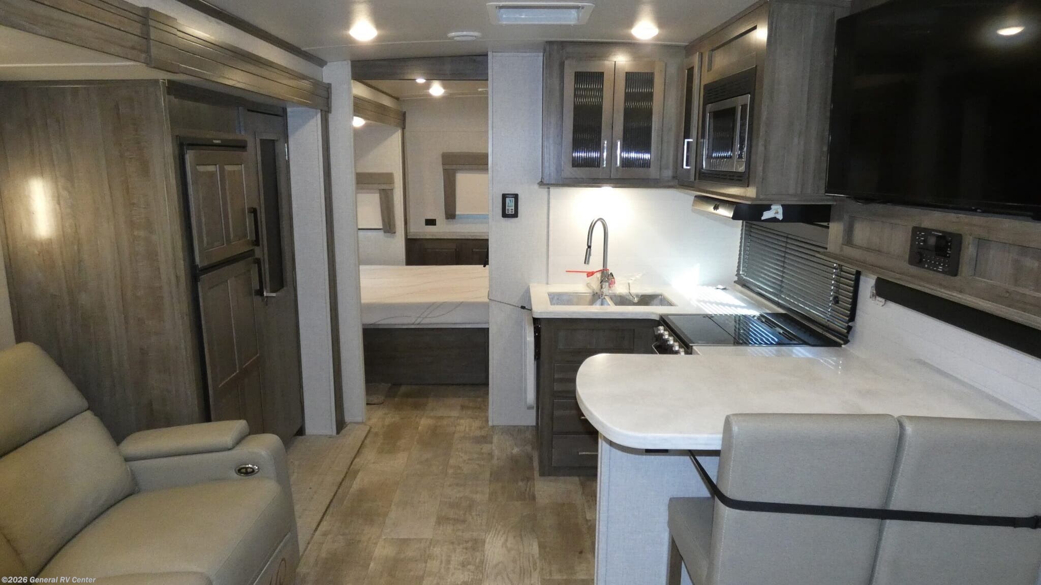 Used 2022 Forest River Flagstaff Classic 826RBS available in Elizabethtown, Pennsylvania