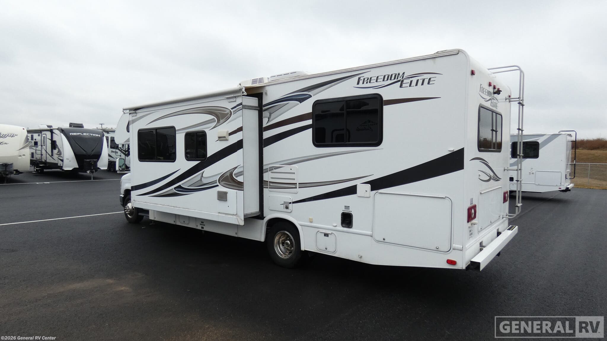2013 Freedom Elite 28Z by Thor Motor Coach from General RV Center in Elizabethtown, Pennsylvania