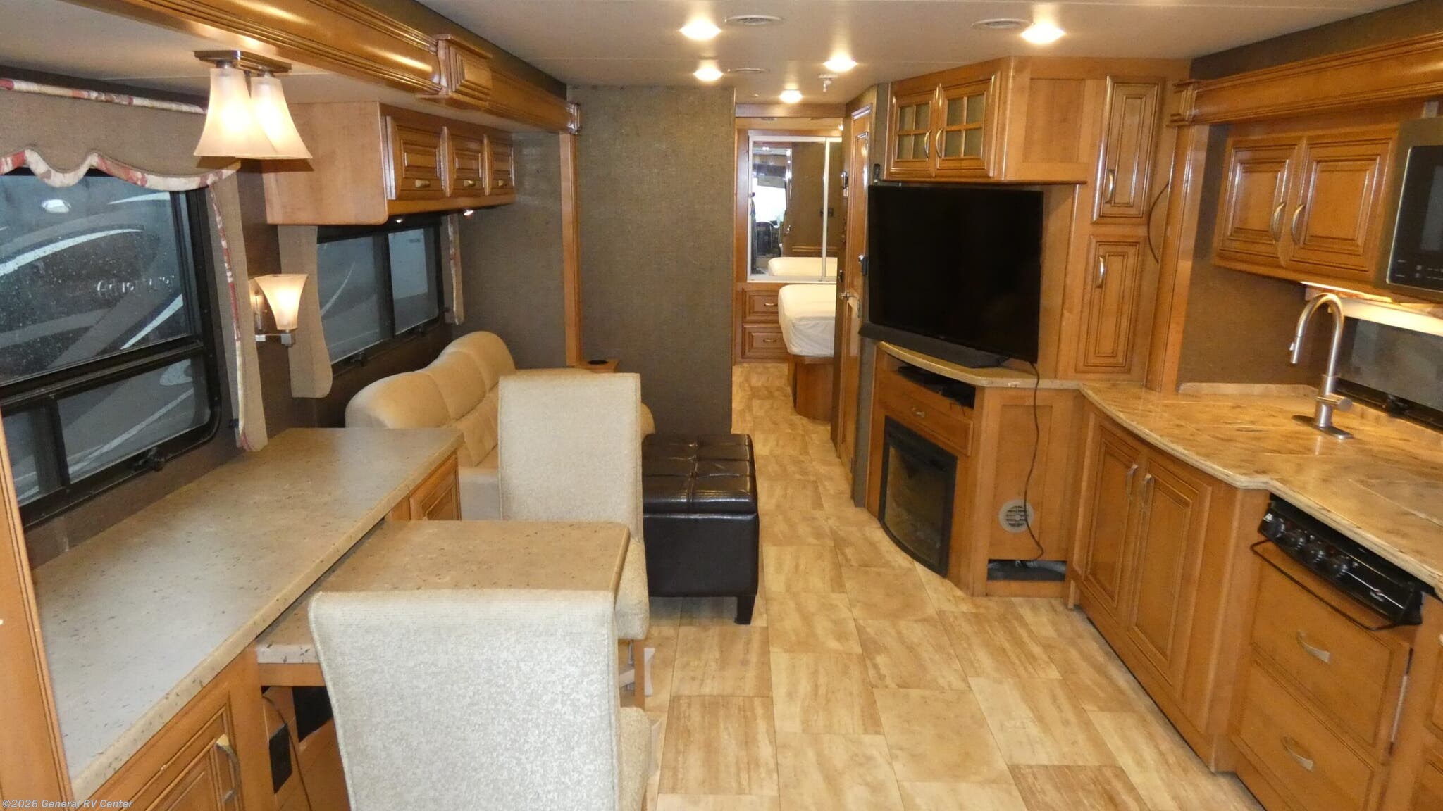 2015 Thor Motor Coach Challenger 37ND - Used Class A For Sale by General RV Center in Elizabethtown, Pennsylvania