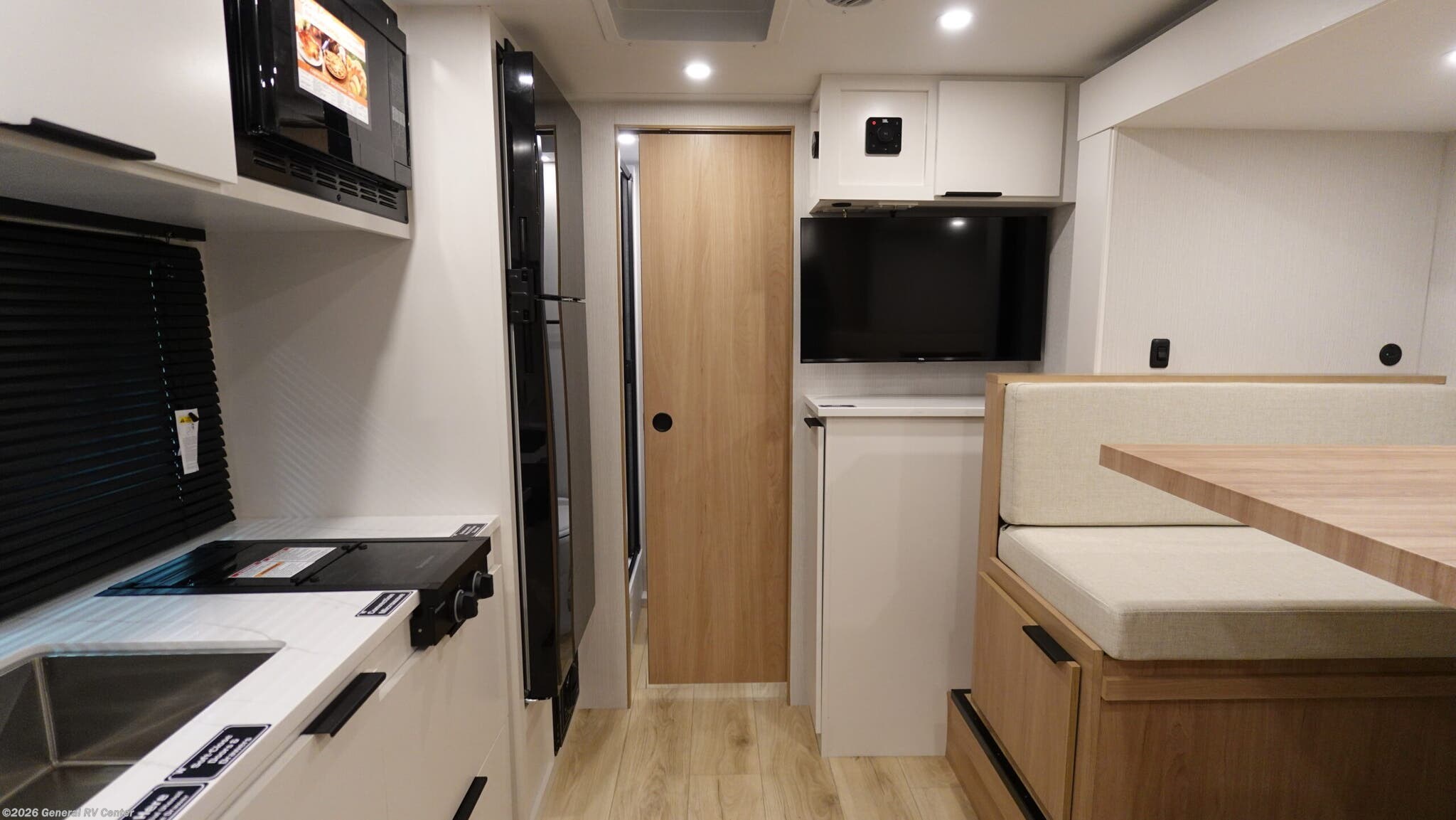 2026 Winnebago Micro Minnie 2108TB - New Travel Trailer For Sale by General RV Center in Elizabethtown, Pennsylvania