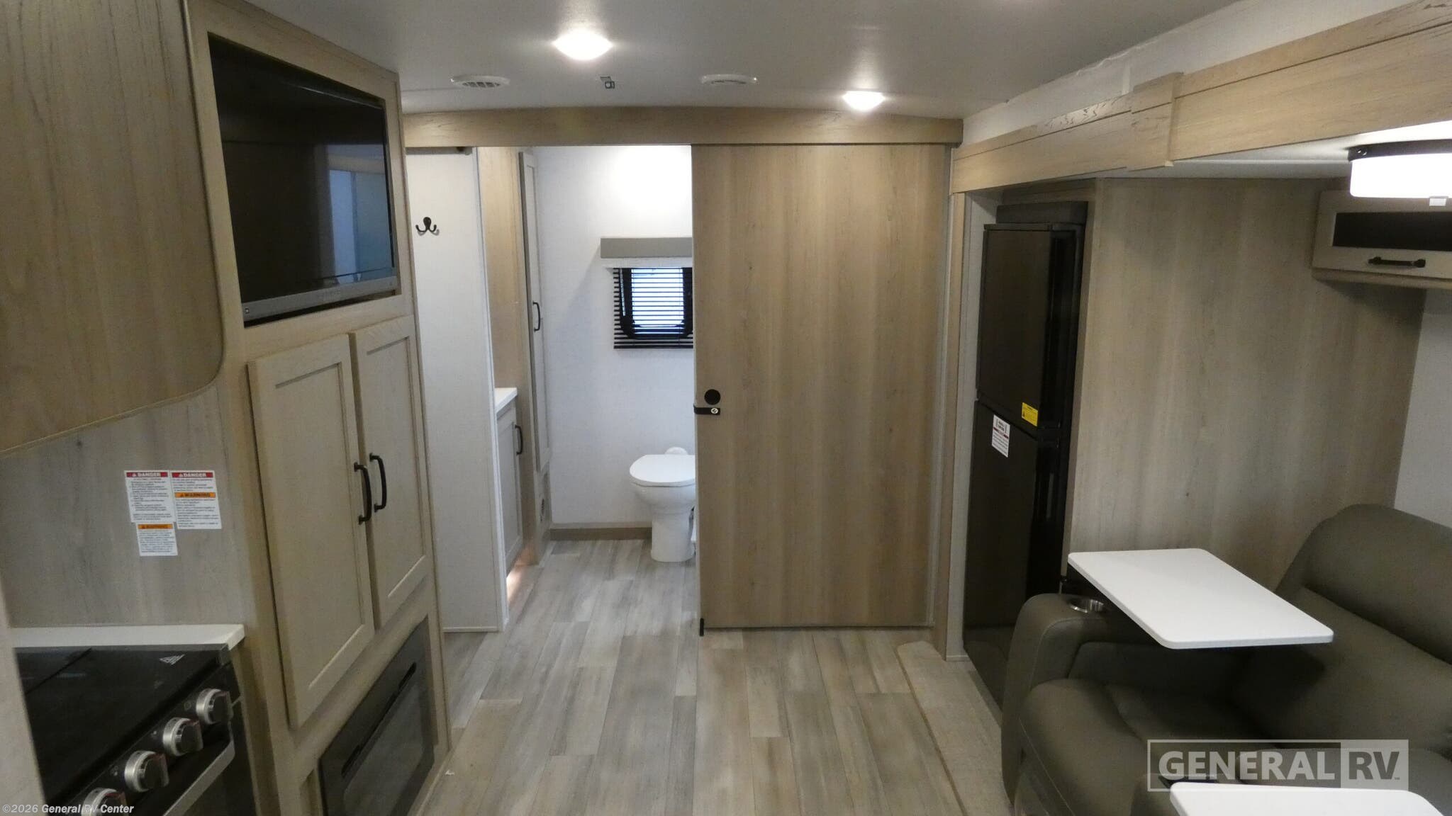 2024 Forest River Flagstaff Micro Lite 25FBLS - Used Travel Trailer For Sale by General RV Center in Elizabethtown, Pennsylvania