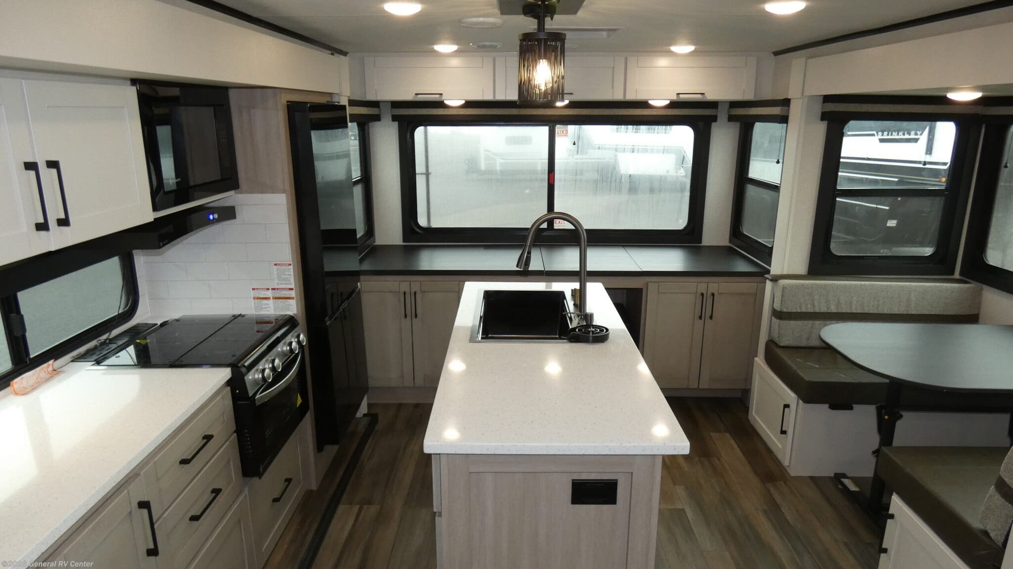 2026 Highland Ridge RANGE LITE 280MKI - New Travel Trailer For Sale by General RV Center in Elizabethtown, Pennsylvania