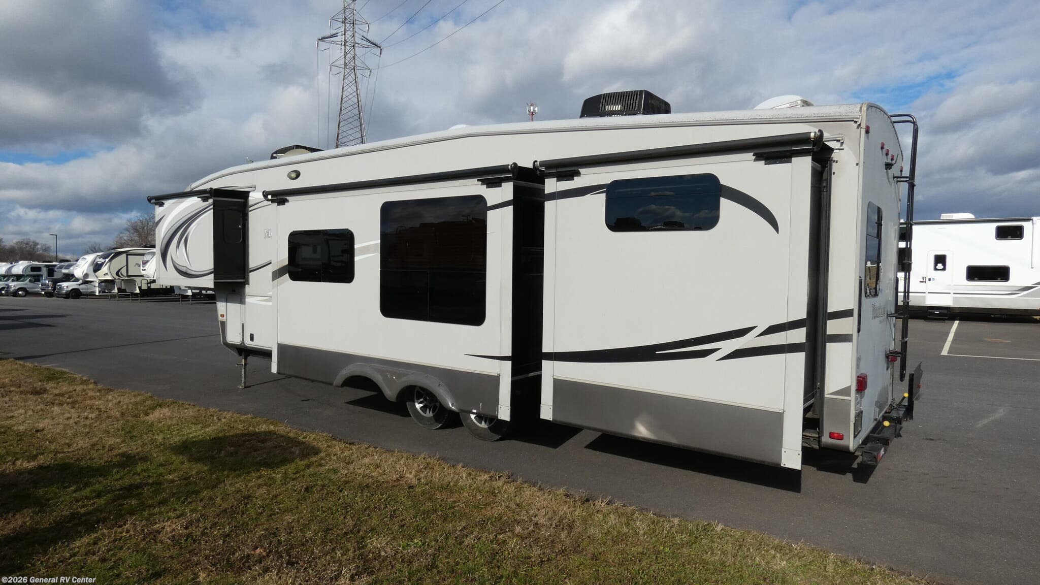 2014 Montana High Country 338DB by Keystone from General RV Center in Elizabethtown, Pennsylvania