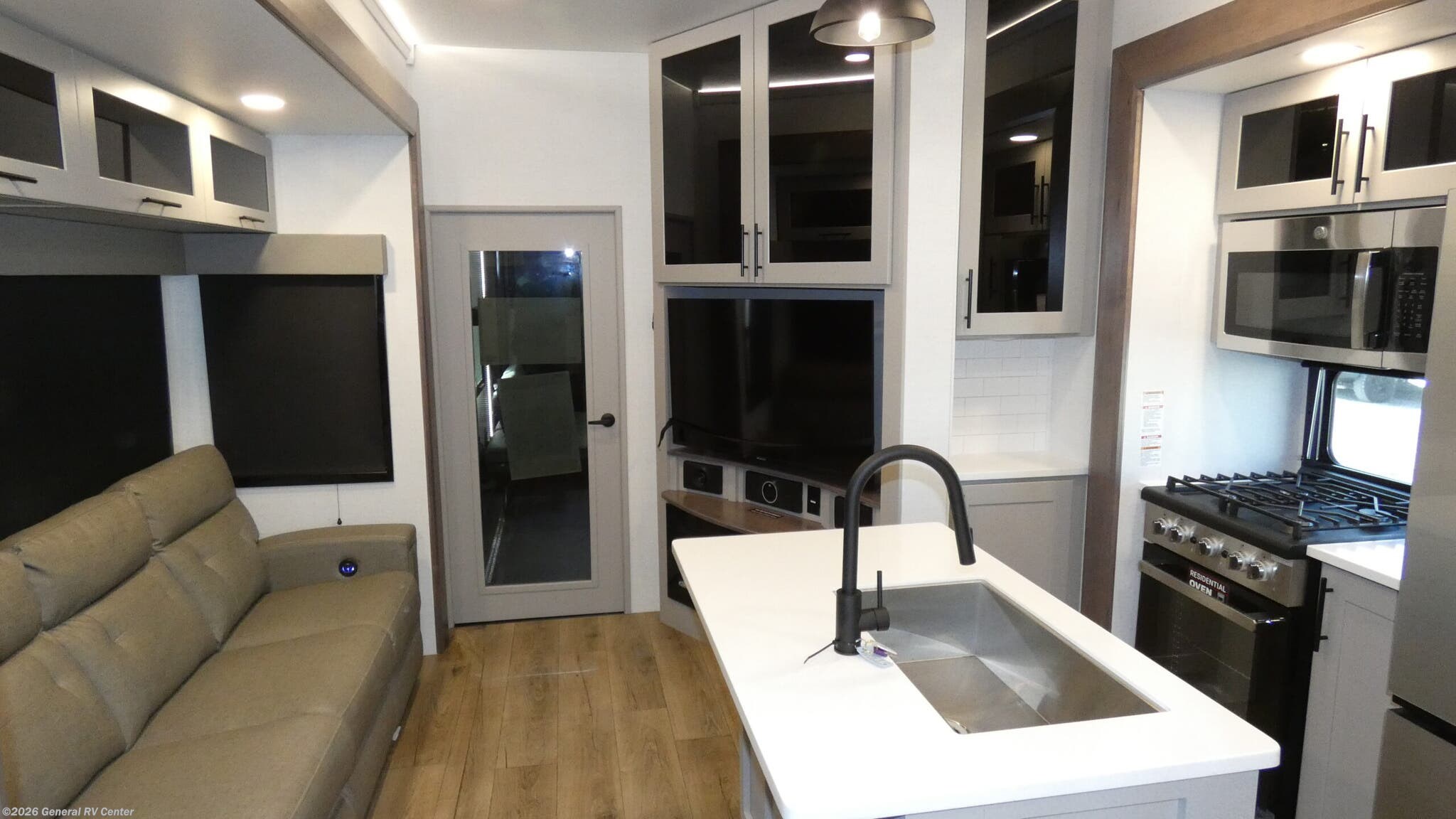 2026 Alliance RV Valor 36V11 - New Fifth Wheel For Sale by General RV Center in Elizabethtown, Pennsylvania