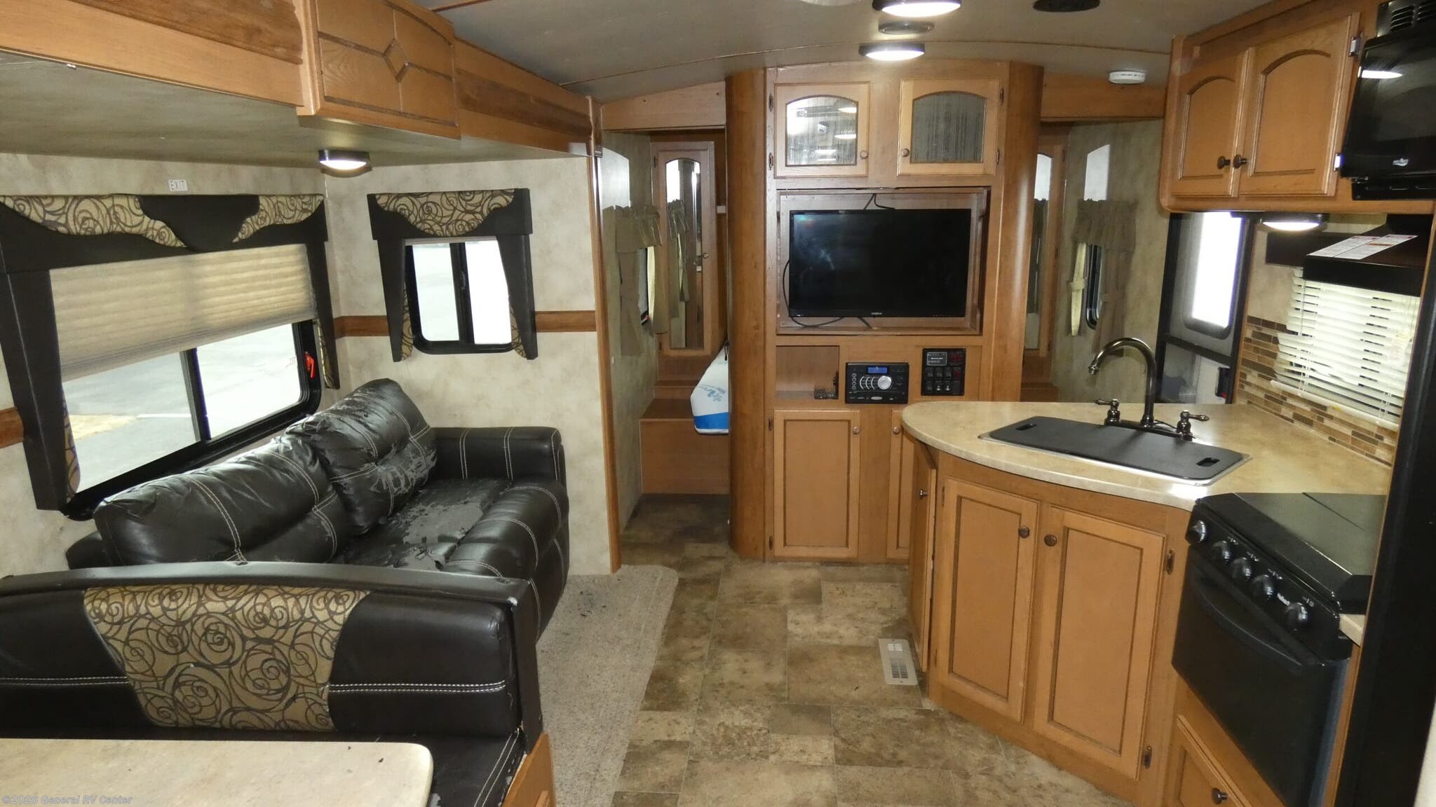 Used 2016 CrossRoads Sunset Trail Super Lite SERIES ST290QB available in Elizabethtown, Pennsylvania