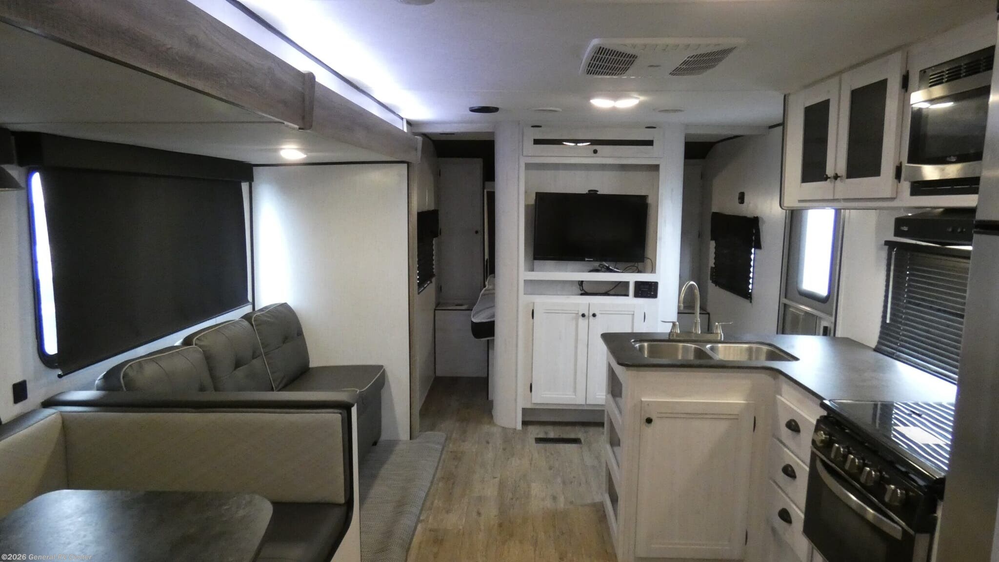 Used 2021 Heartland Trail Runner 325ODK available in Elizabethtown, Pennsylvania