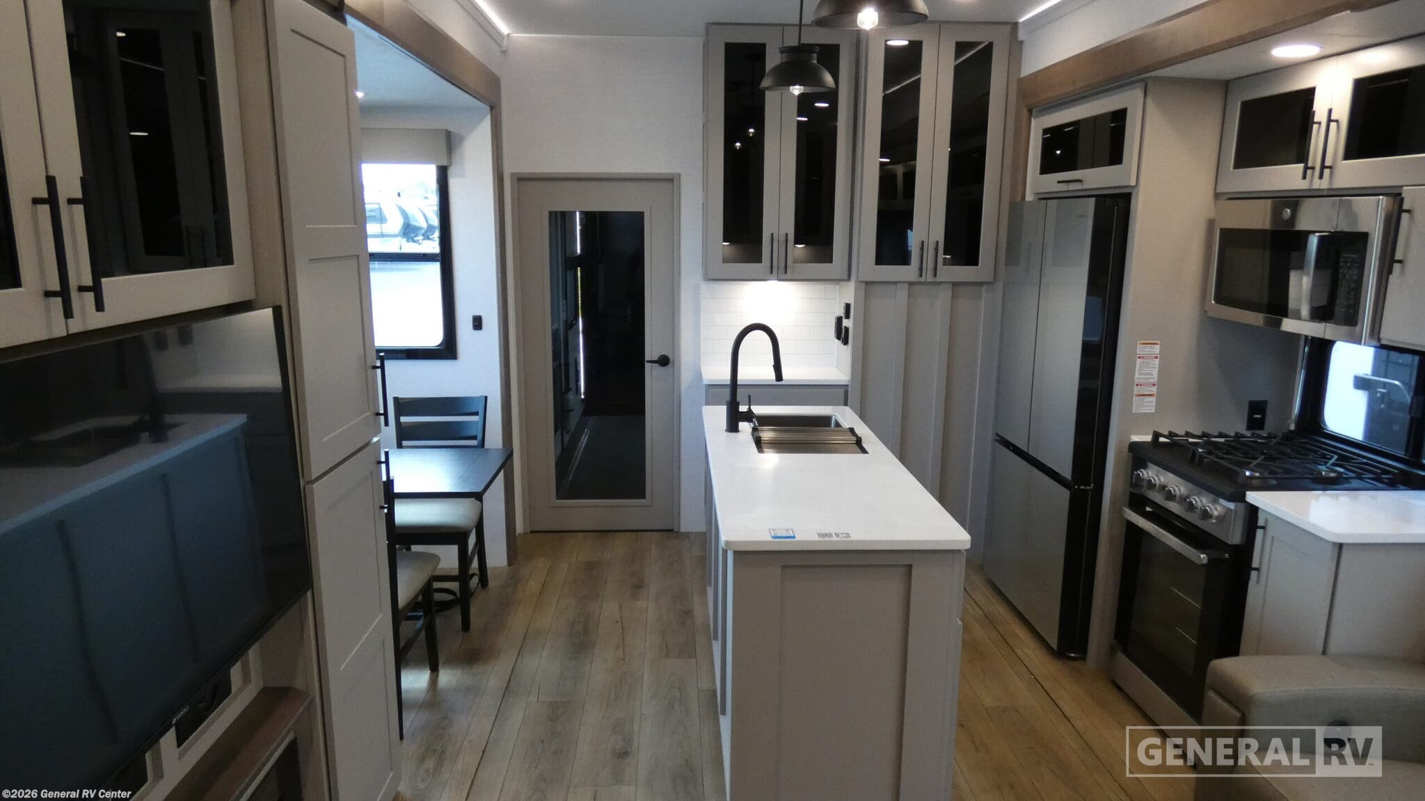 2026 Alliance RV Valor 41V13 - New Fifth Wheel For Sale by General RV Center in Elizabethtown, Pennsylvania