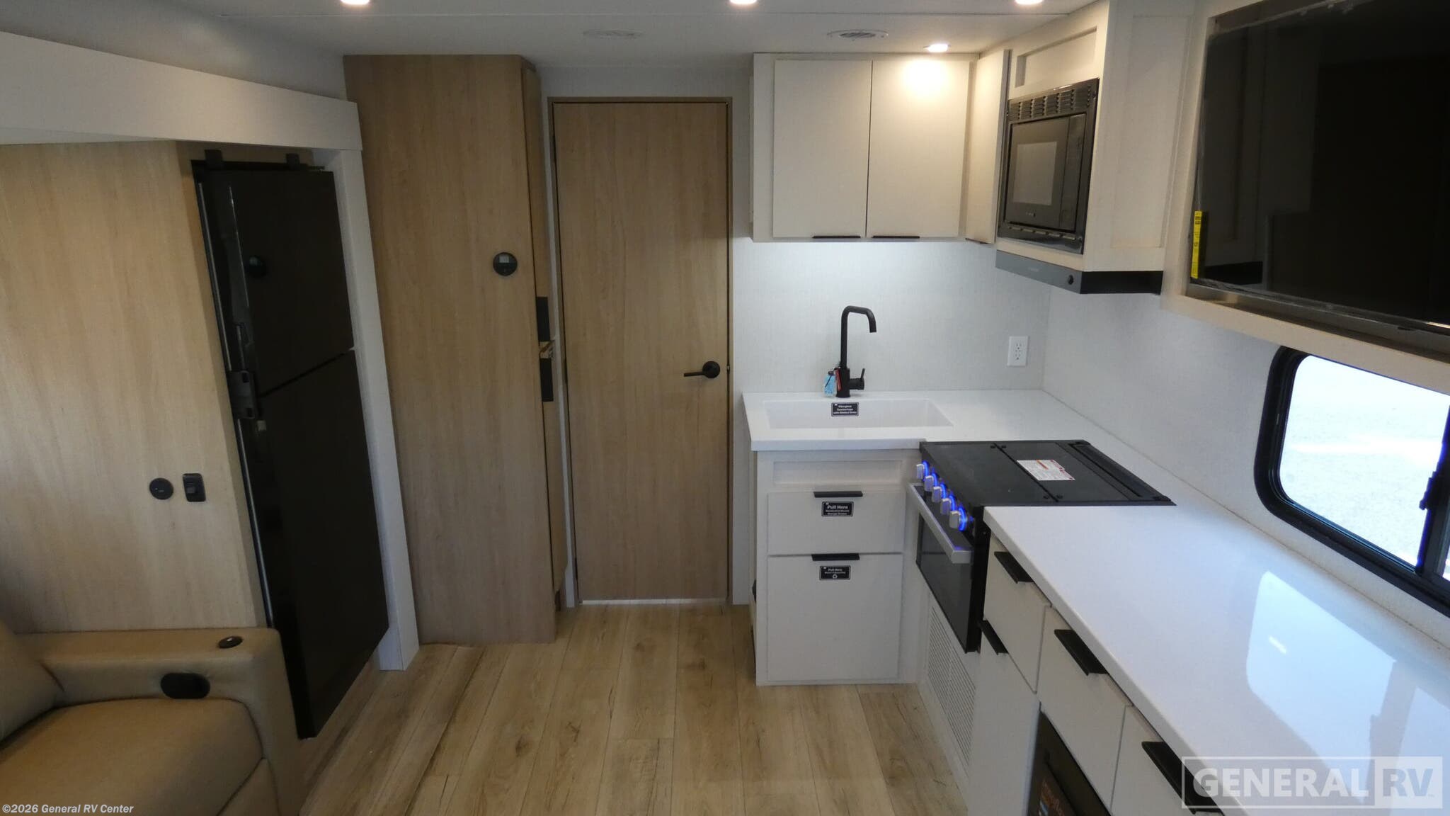 New 2026 Winnebago Thrive 25RLS available in Elizabethtown, Pennsylvania