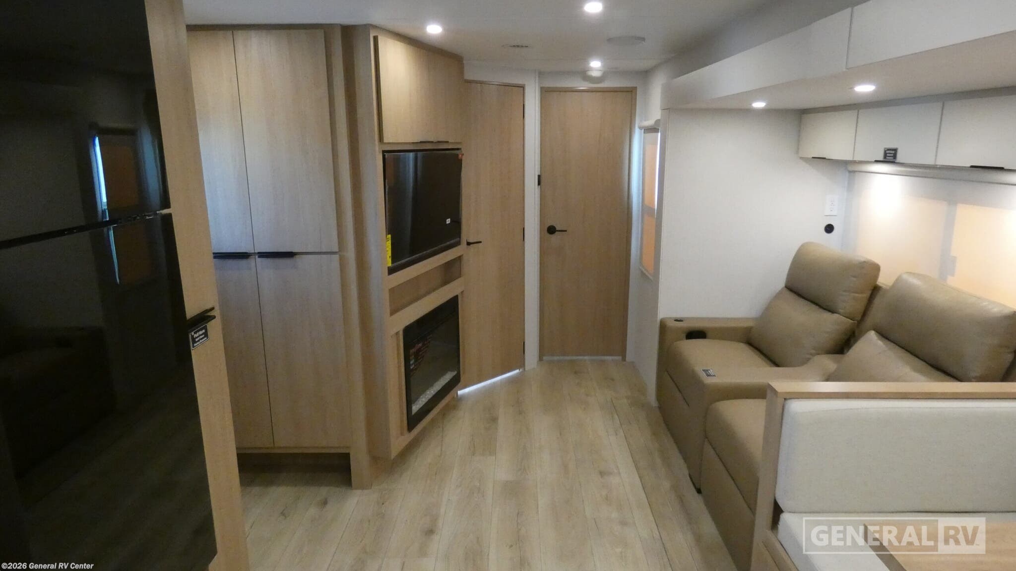 2026 Winnebago Thrive 26FKD - New Travel Trailer For Sale by General RV Center in Elizabethtown, Pennsylvania