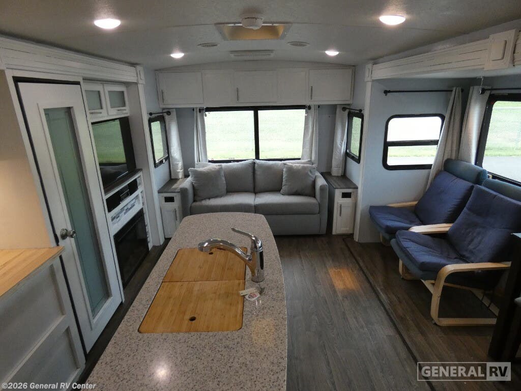 2019 Mesa Ridge 275RLS 2S by Highland Ridge from General RV Center in Elizabethtown, Pennsylvania