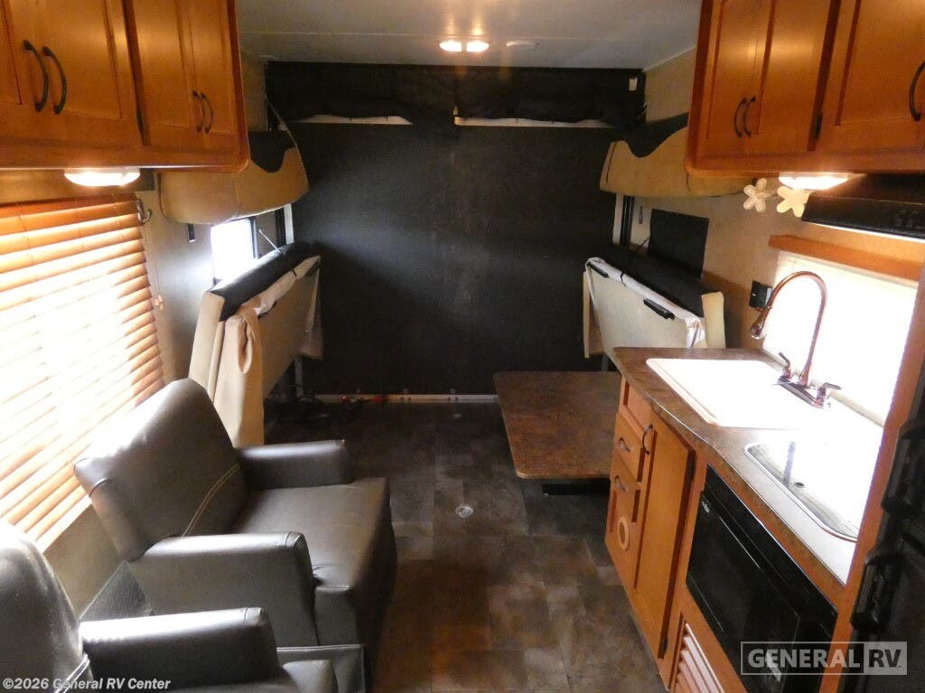 2014 Forest River Vengeance 25V - Used Toy Hauler For Sale by General RV Center in Elizabethtown, Pennsylvania