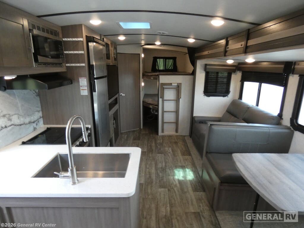 2022 Keystone SUNSET TRAIL 272BH - Used Travel Trailer For Sale by General RV Center in Elizabethtown, Pennsylvania
