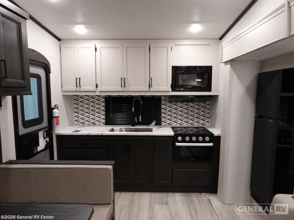 2025 Keystone Arcadia 21SRK - New Fifth Wheel For Sale by General RV Center in Elizabethtown, Pennsylvania