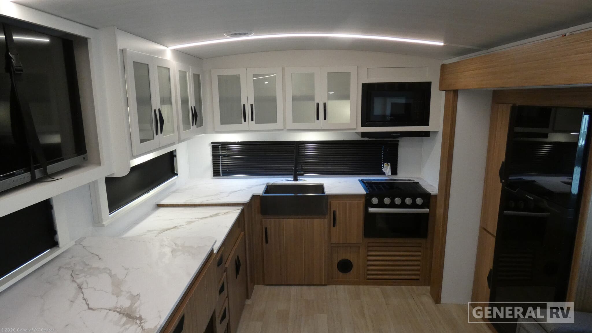 2025 Keystone Passport SUPER LITE 2700RK - Used Travel Trailer For Sale by General RV Center in Elizabethtown, Pennsylvania