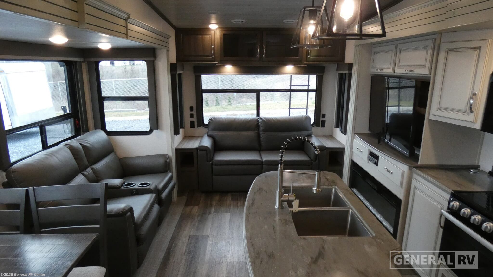 2022 Keystone Cougar 316RLS - Used Fifth Wheel For Sale by General RV Center in Elizabethtown, Pennsylvania
