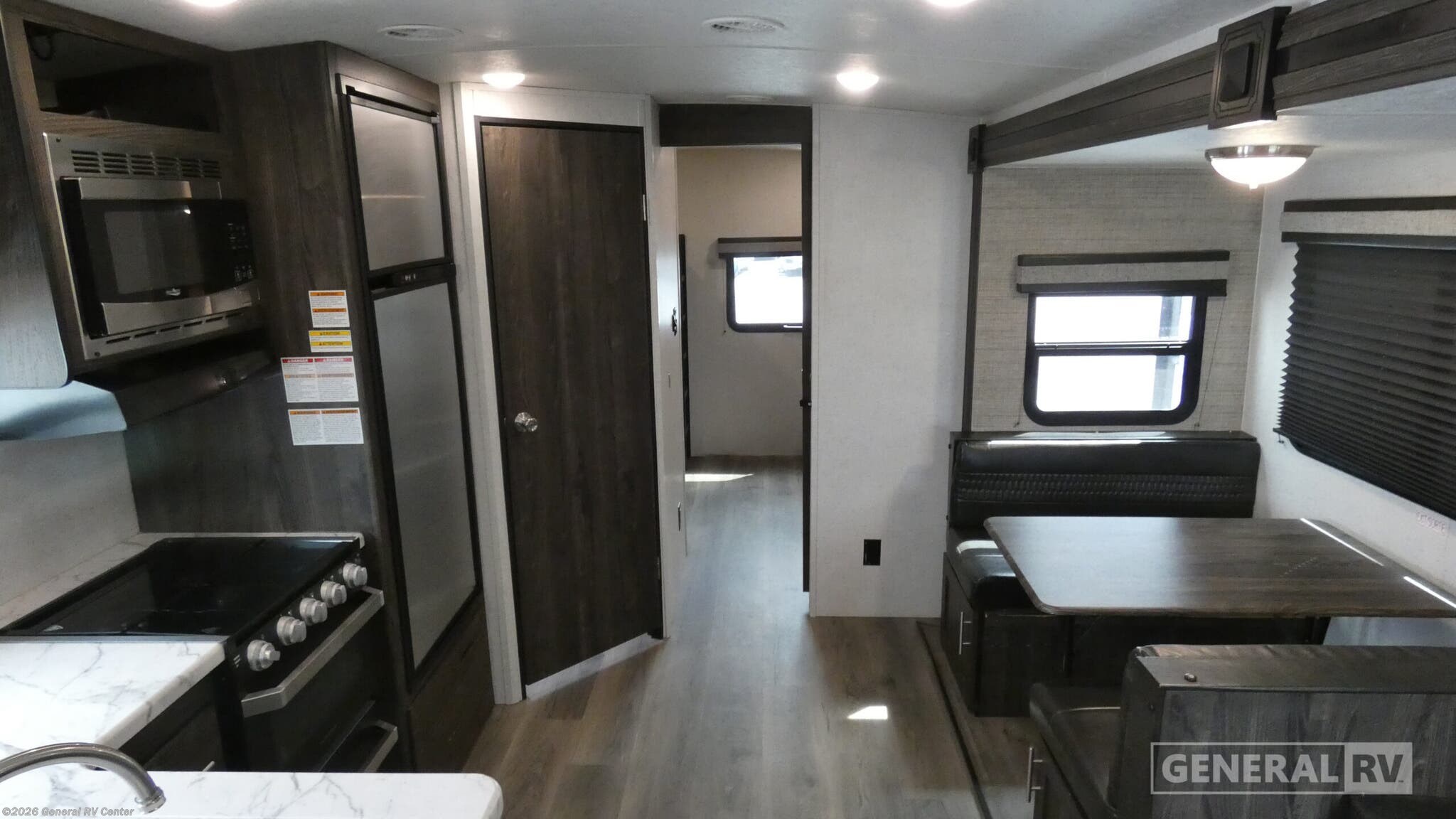 2019 Highland Ridge Mesa Ridge Lite 3310BH - Used Travel Trailer For Sale by General RV Center in Elizabethtown, Pennsylvania