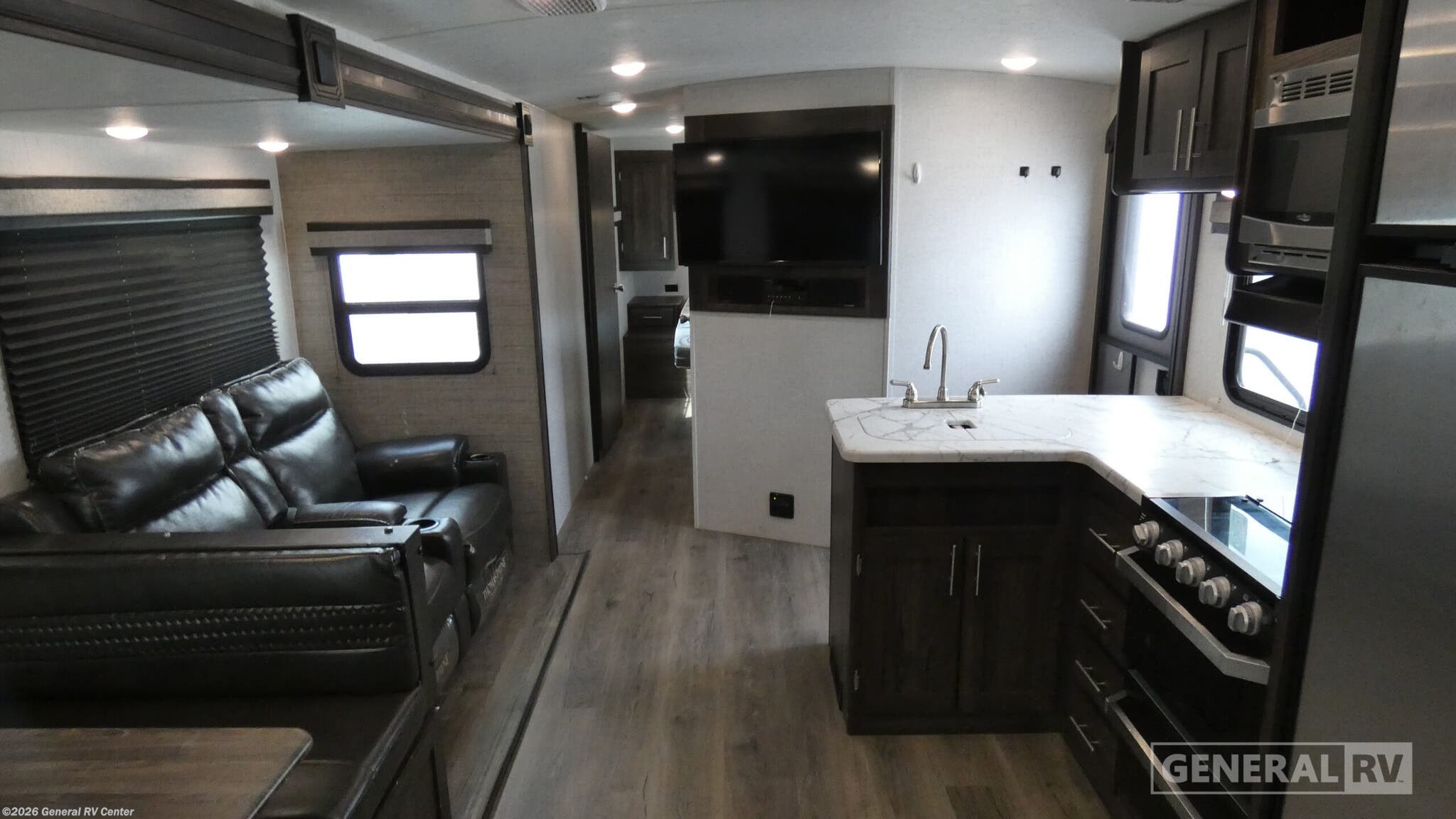 Used 2019 Highland Ridge Mesa Ridge Lite 3310BH available in Elizabethtown, Pennsylvania