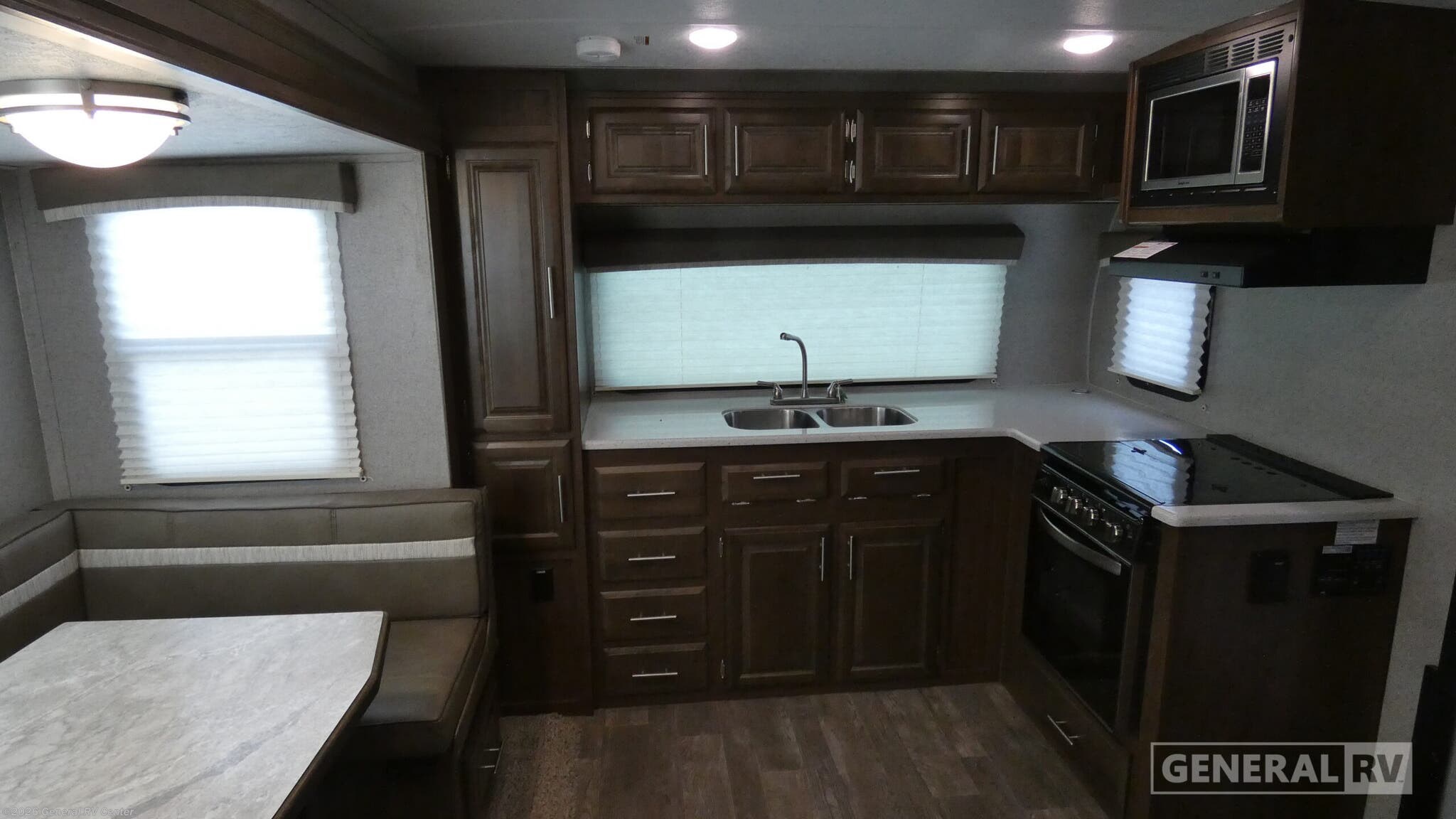 Used 2020 Forest River Flagstaff Micro Lite 25FKS available in Elizabethtown, Pennsylvania