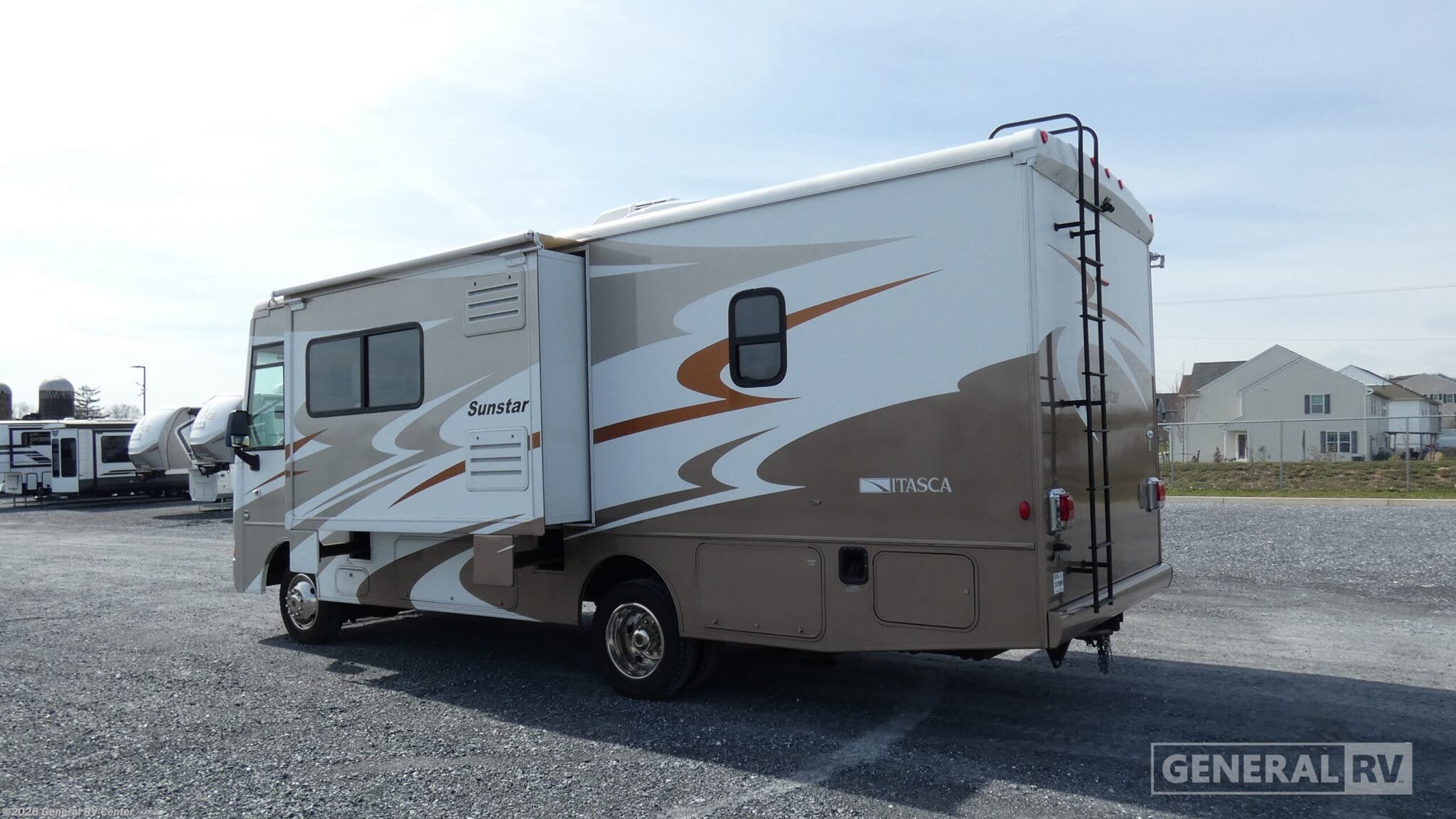 2012 Sunstar 26P by Winnebago from General RV Center in Elizabethtown, Pennsylvania