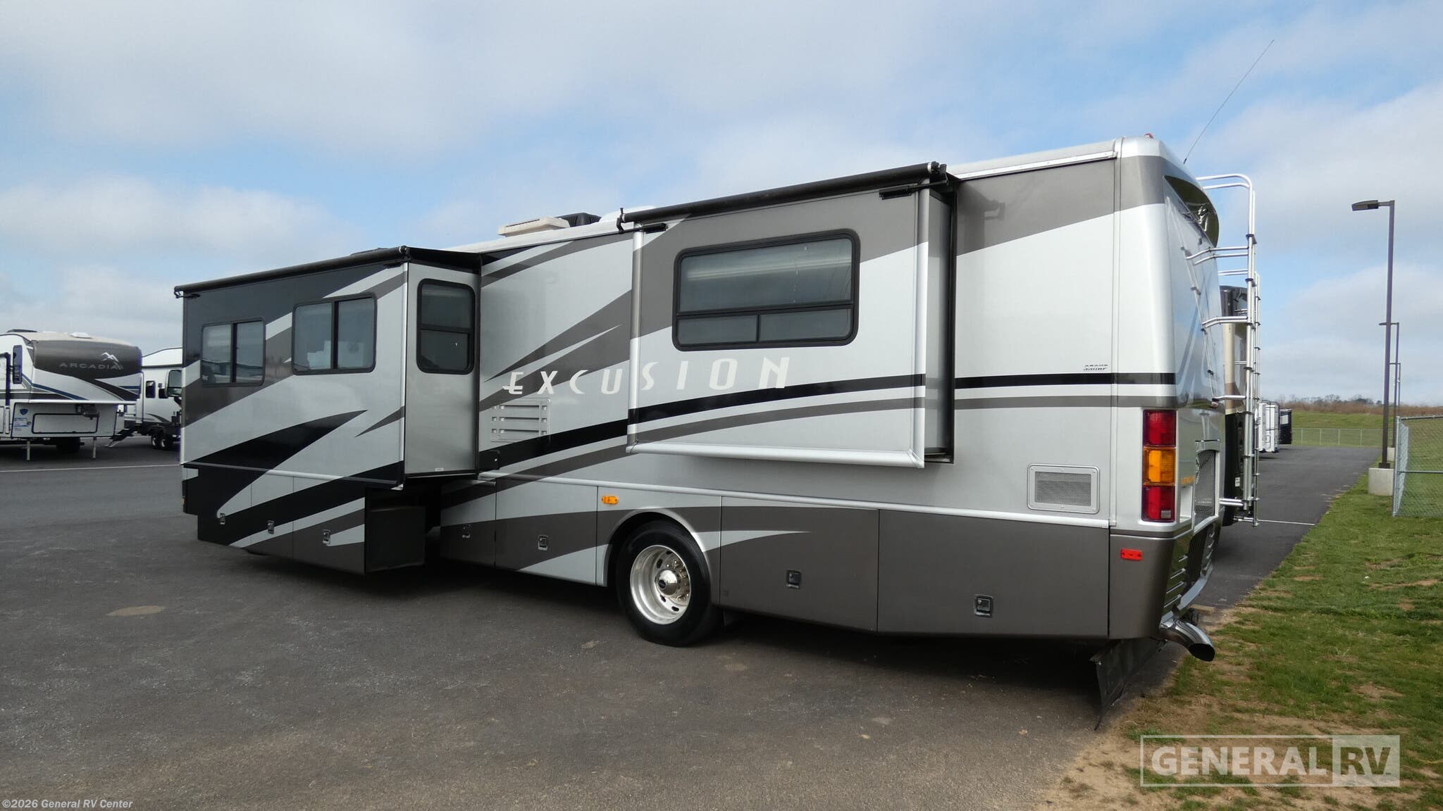 2004 Excursion 39S by Fleetwood from General RV Center in Elizabethtown, Pennsylvania