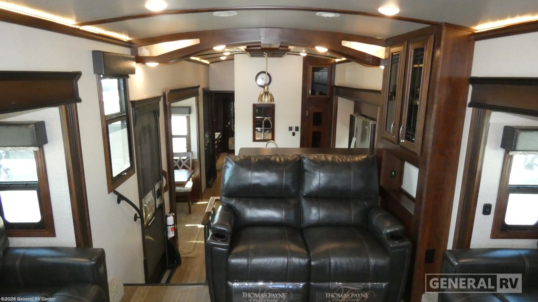 2019 Jayco Pinnacle 38FLWS - Used Fifth Wheel For Sale by General RV Center in Elizabethtown, Pennsylvania